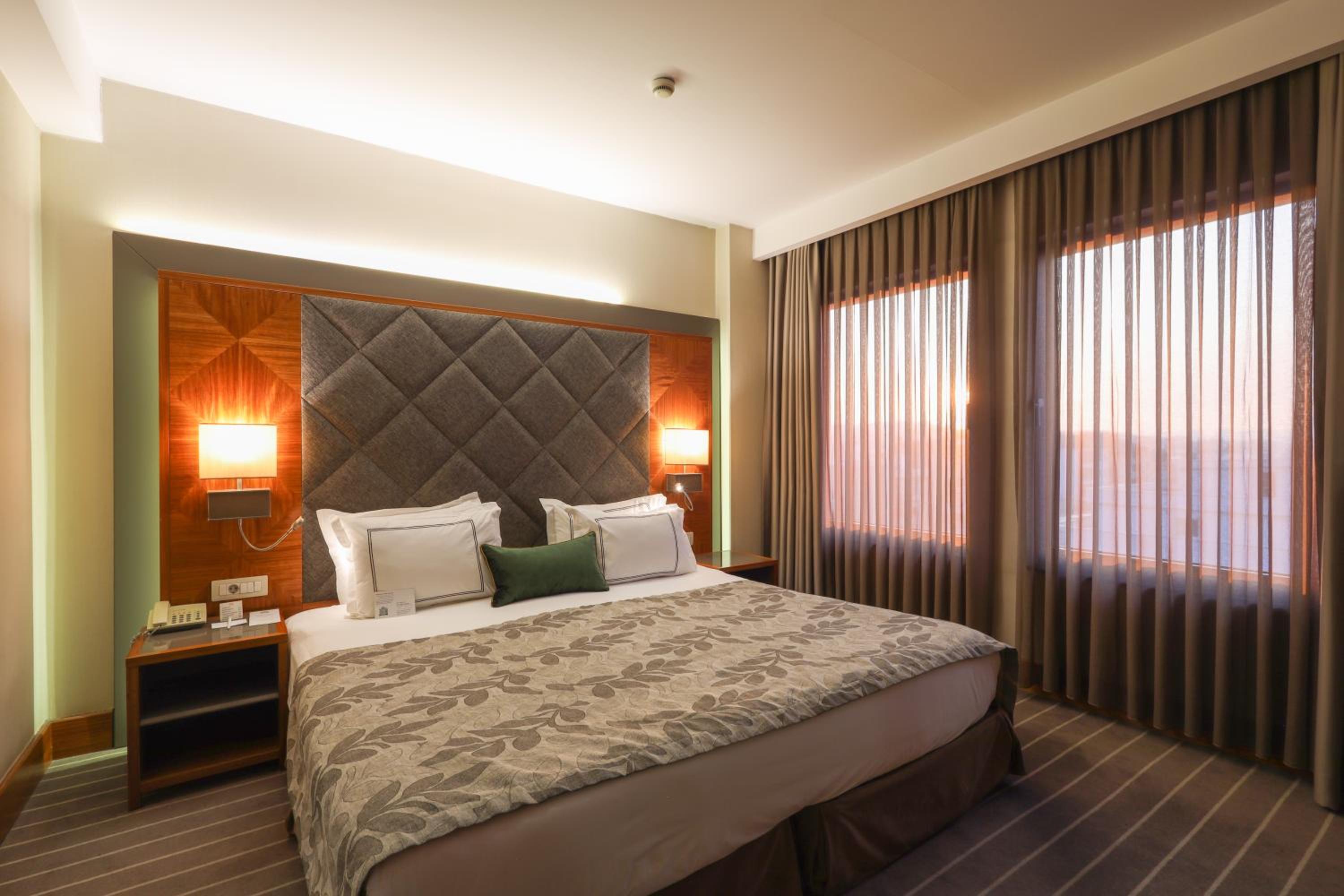 Deluxe Suite photo 2