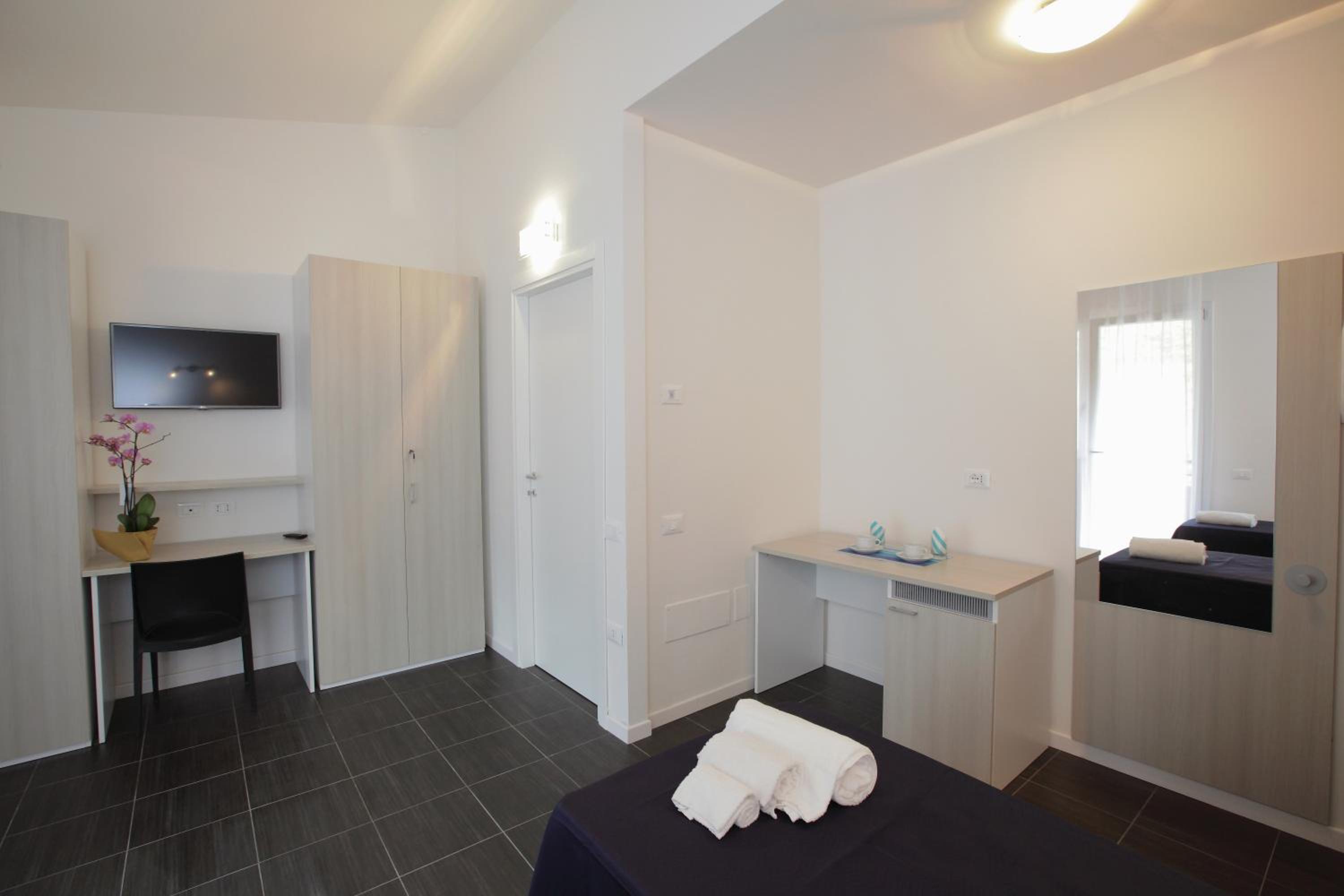 Double or Twin Room photo 3