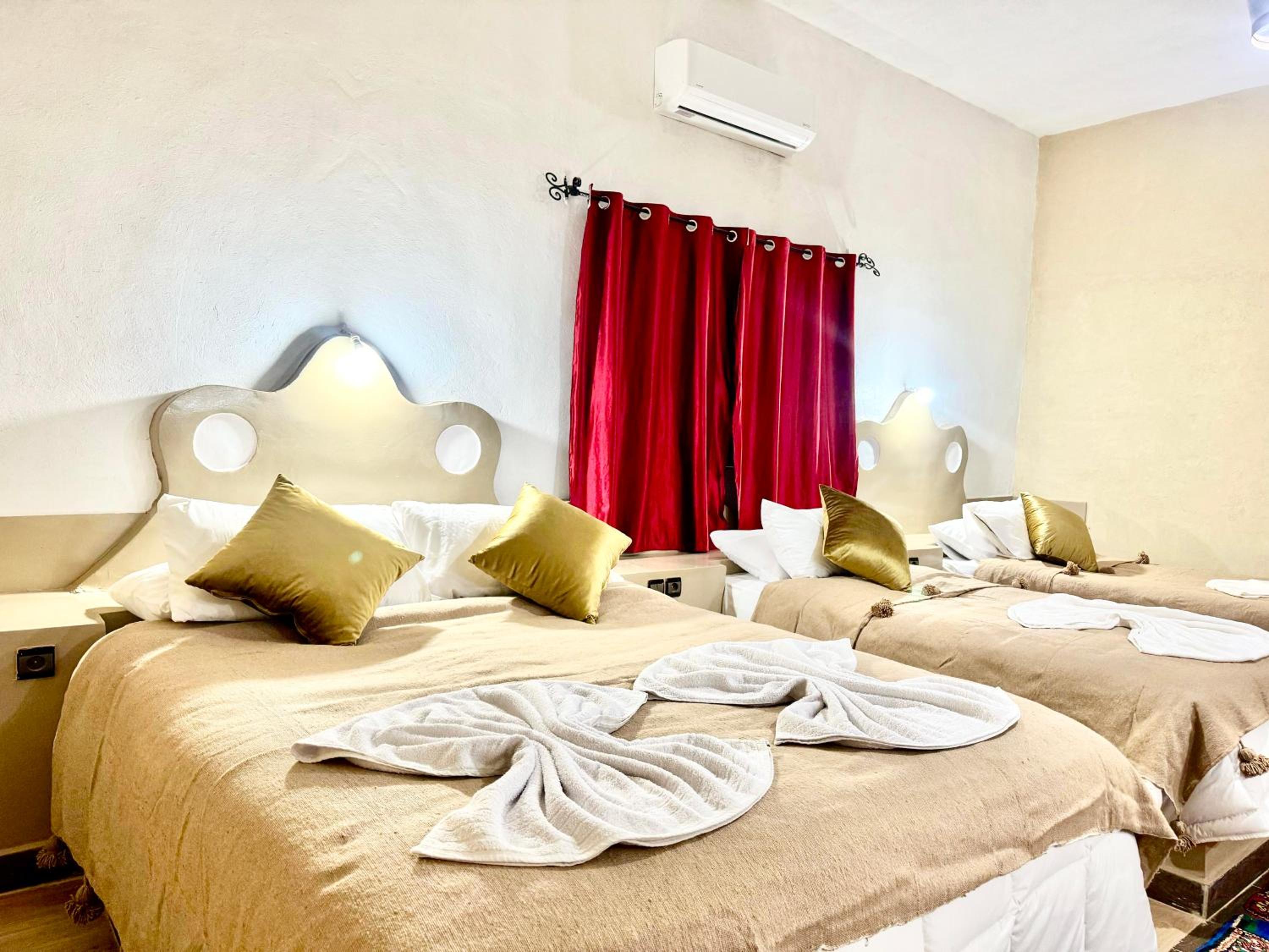 Double or Twin Room with Bathroom photo 1