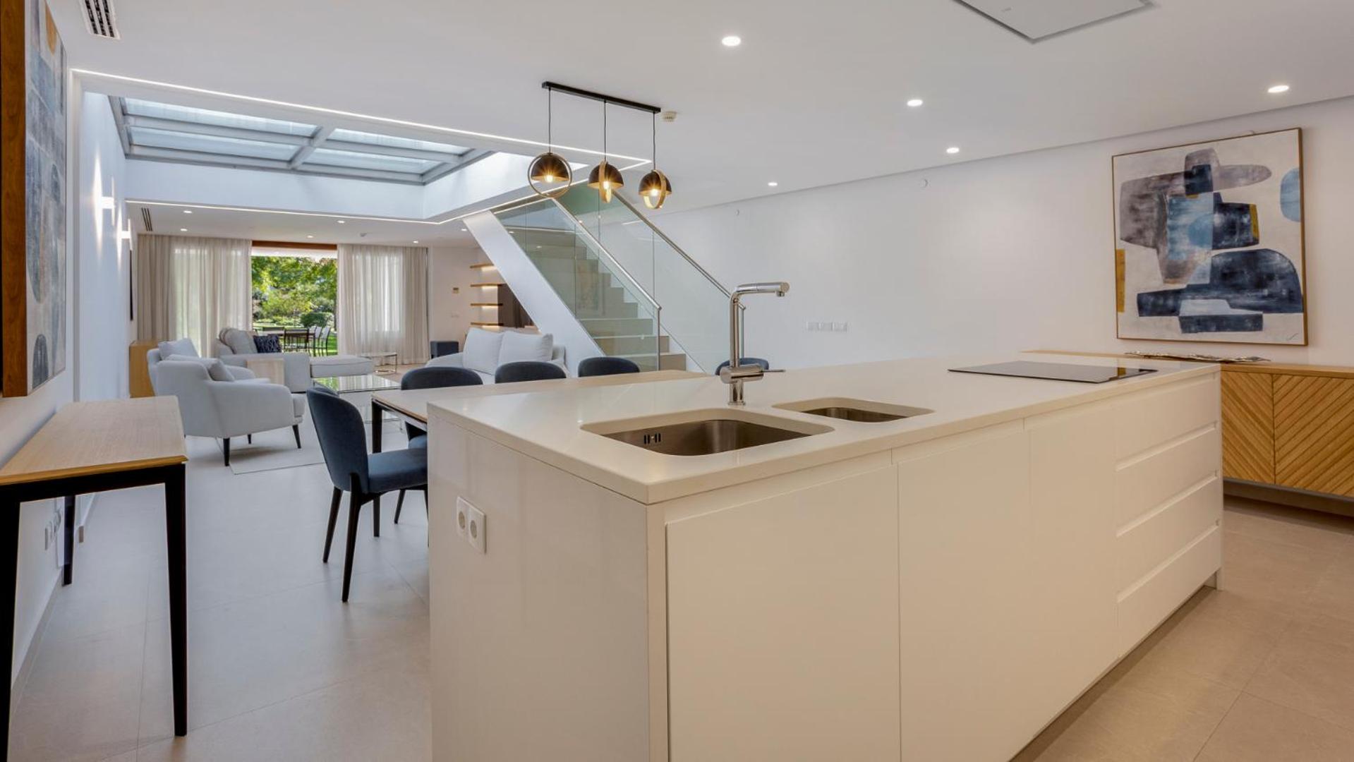 Four-Bedroom Apartment with Terrace