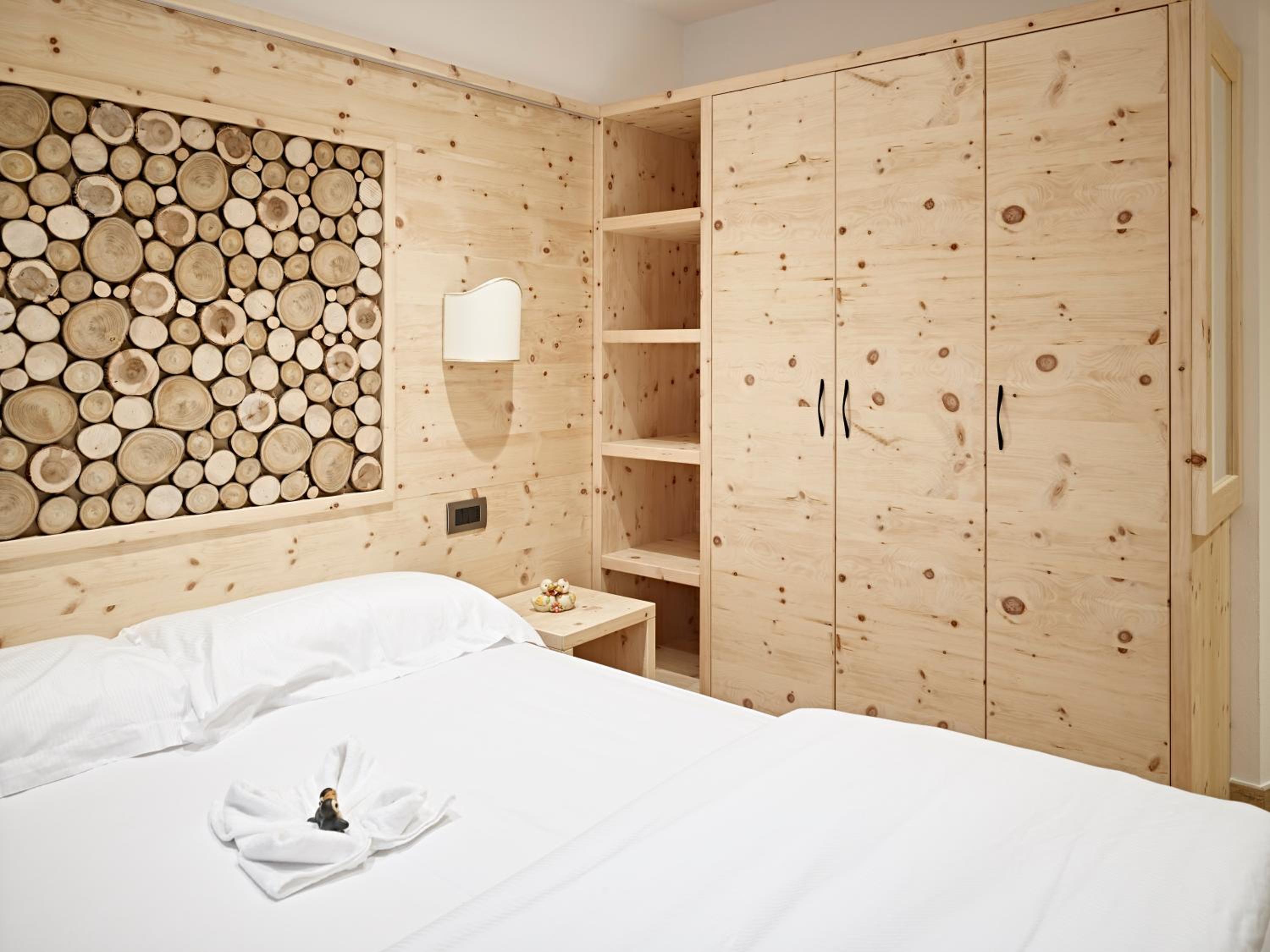 Deluxe Double or Twin Room photo 3