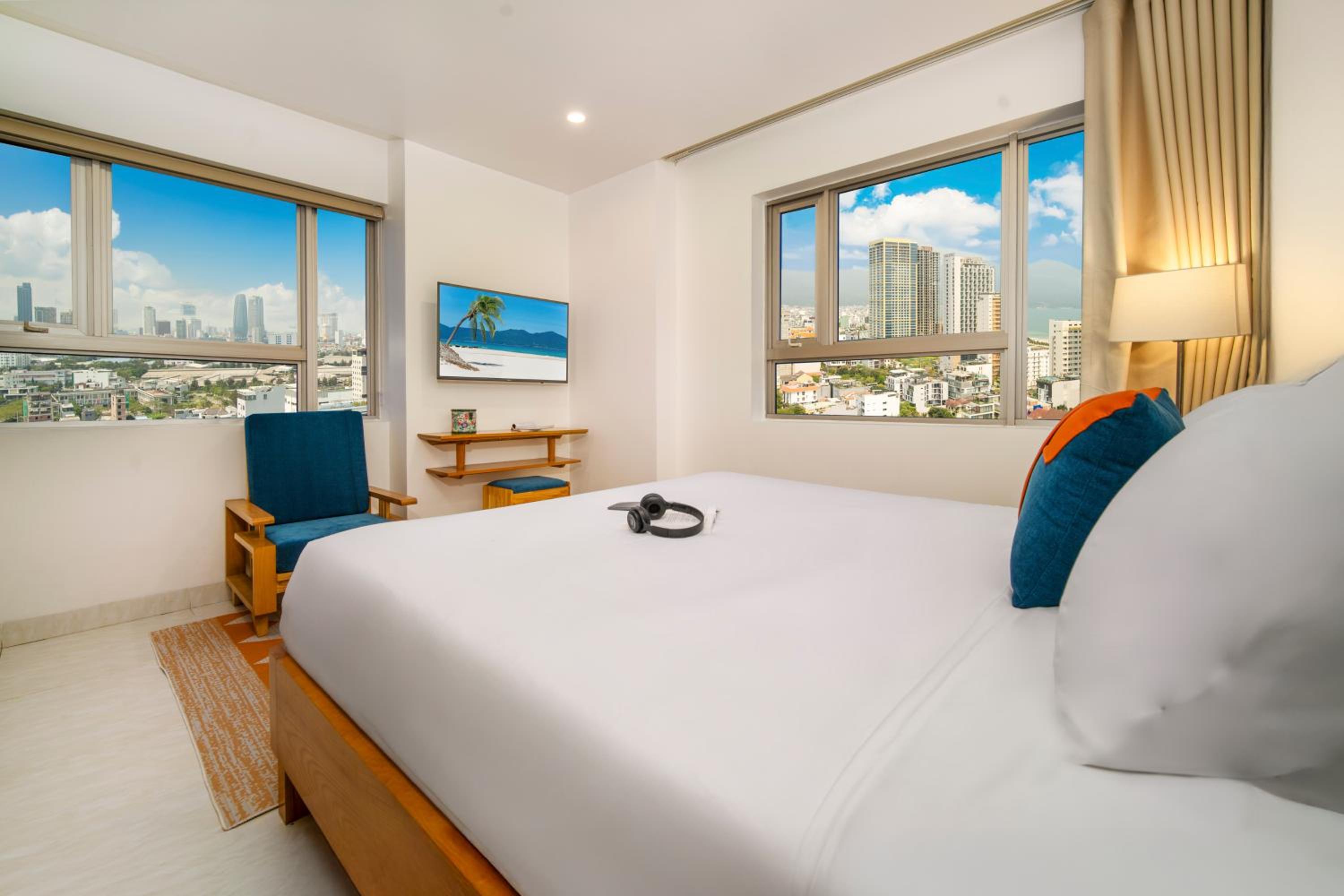 Two-Bedroom Apartment with City View