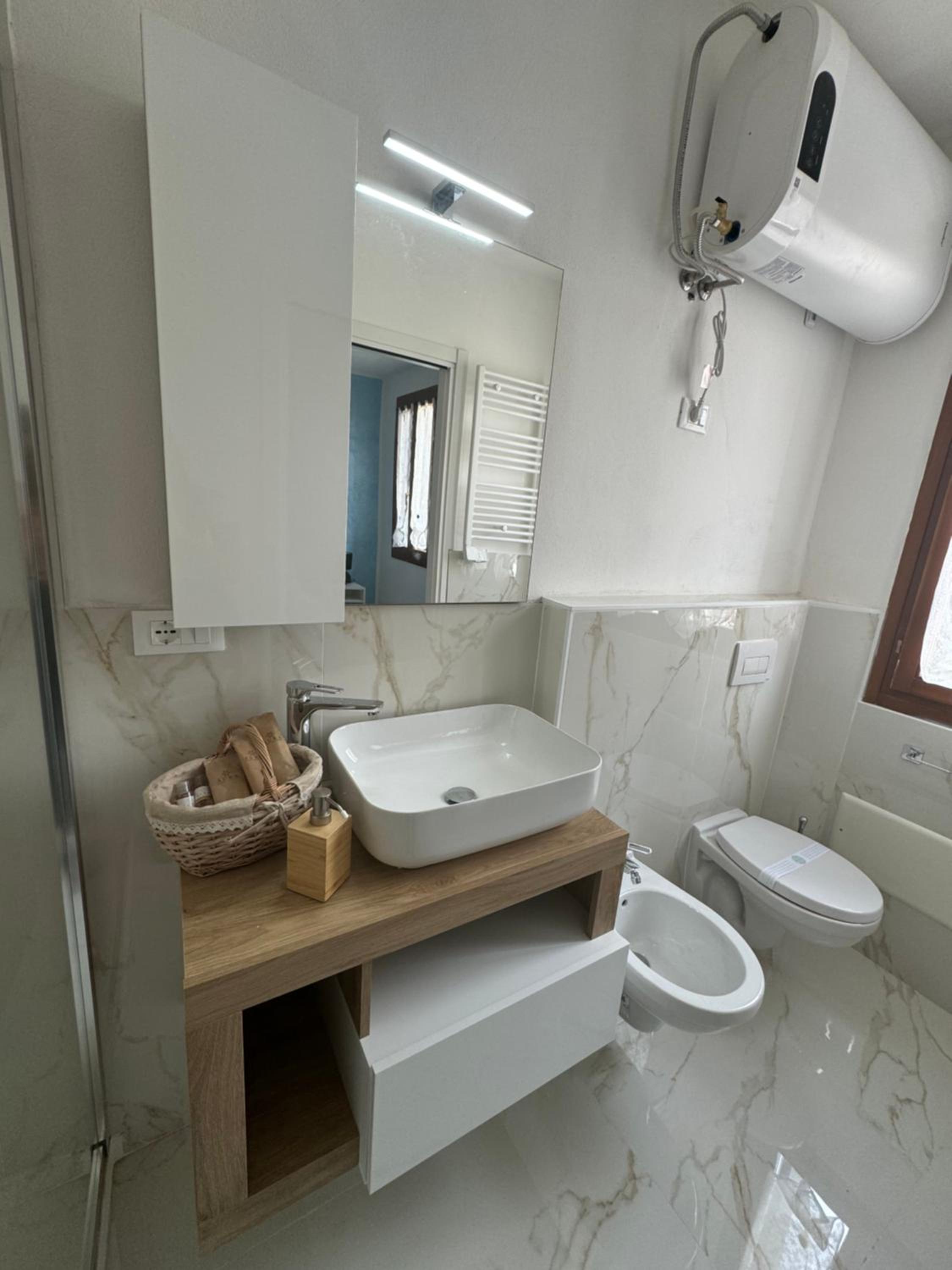 Deluxe Room (2 Adults + 1 Child) photo 2