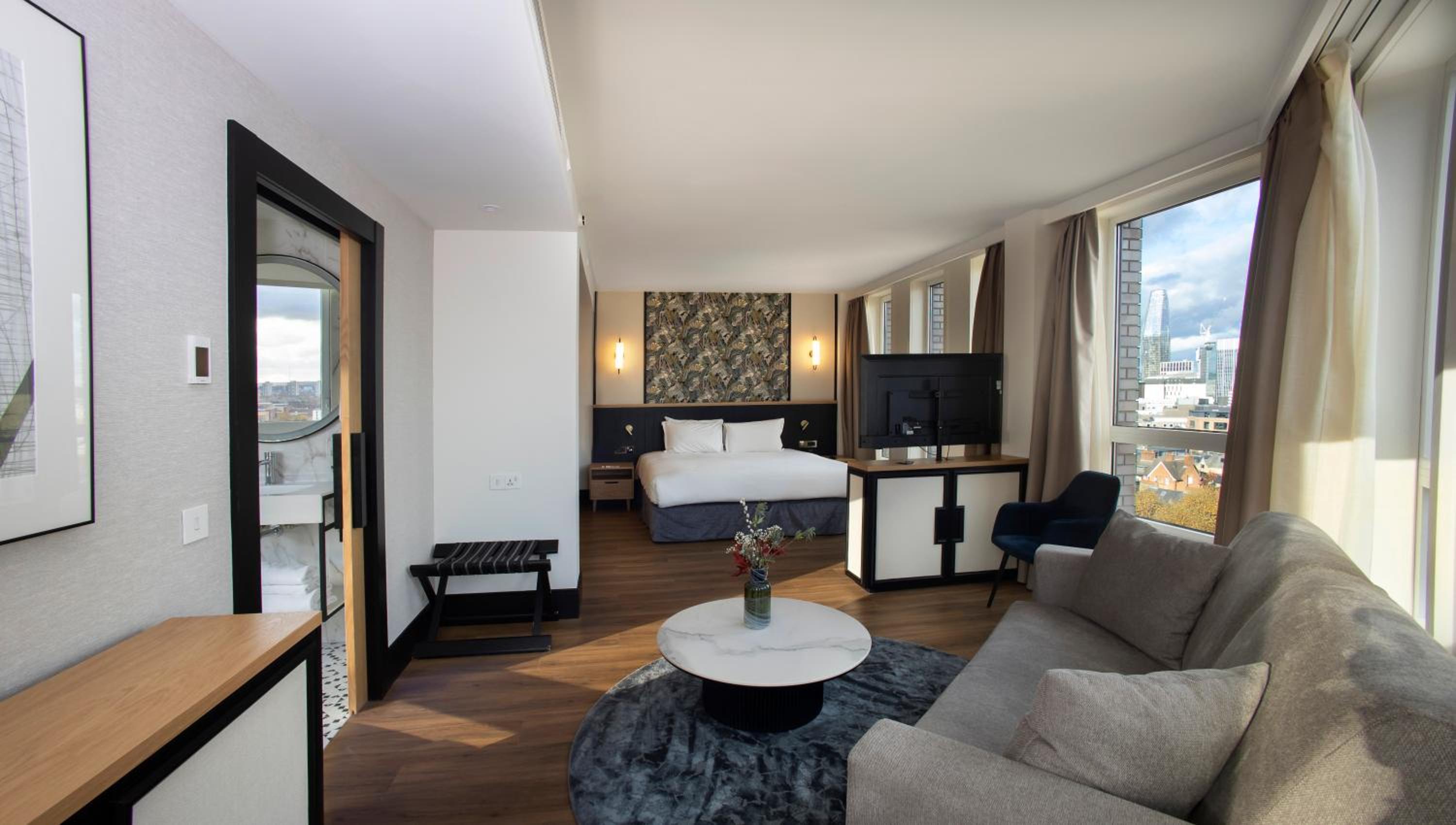 Junior Suite Sky View photo 3