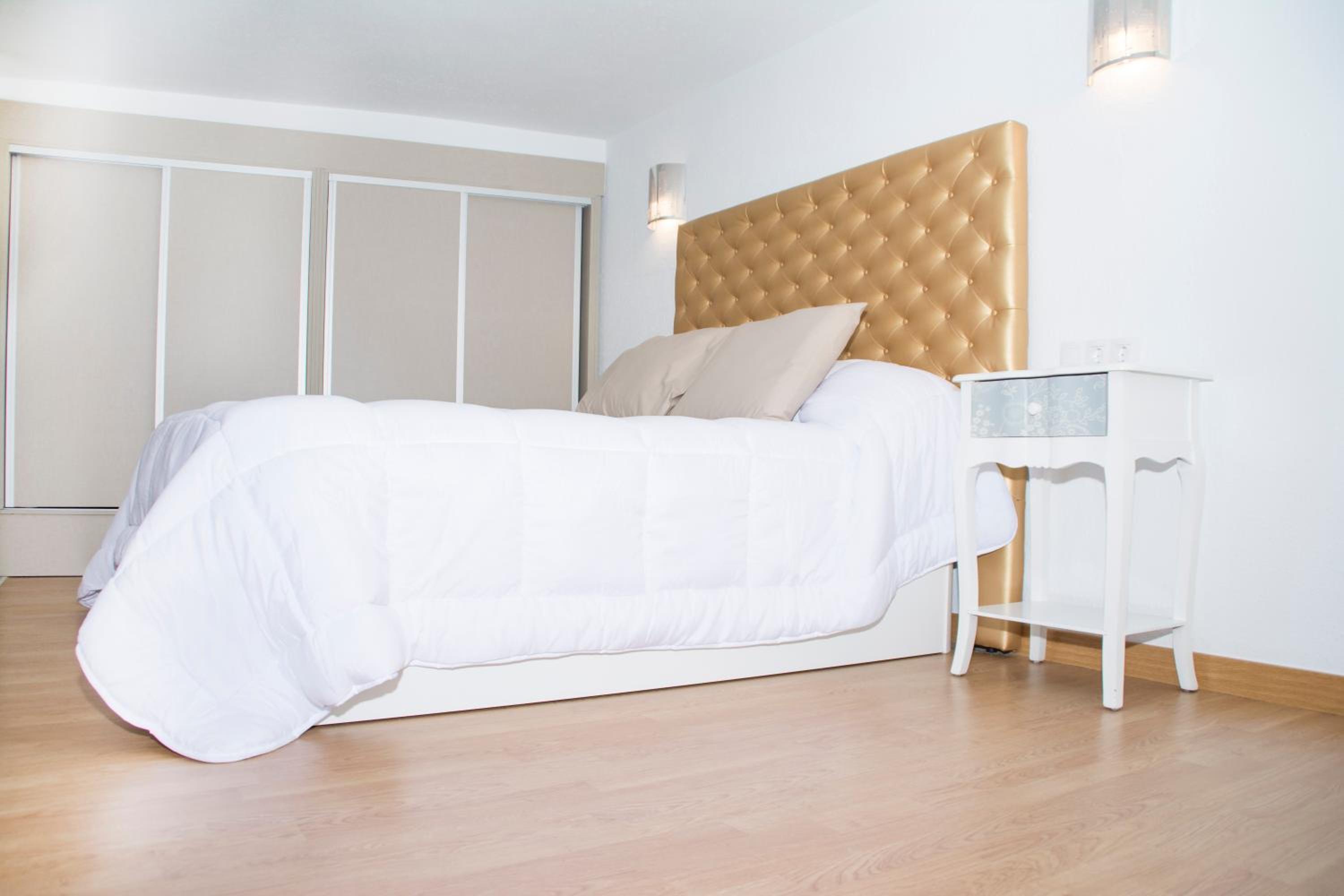 Apartment - Split Level - Photo 14