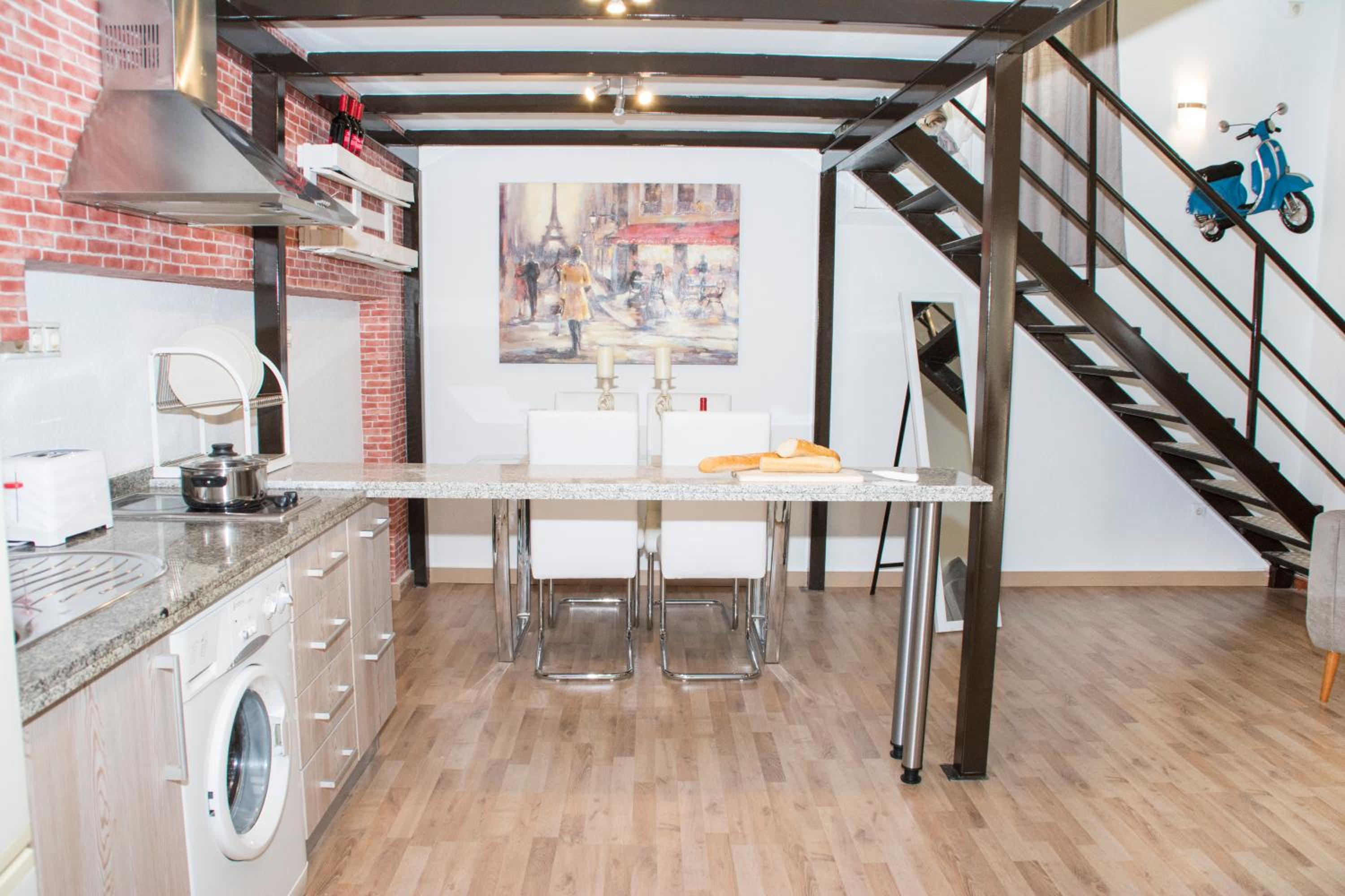 Apartment - Split Level - Photo 55