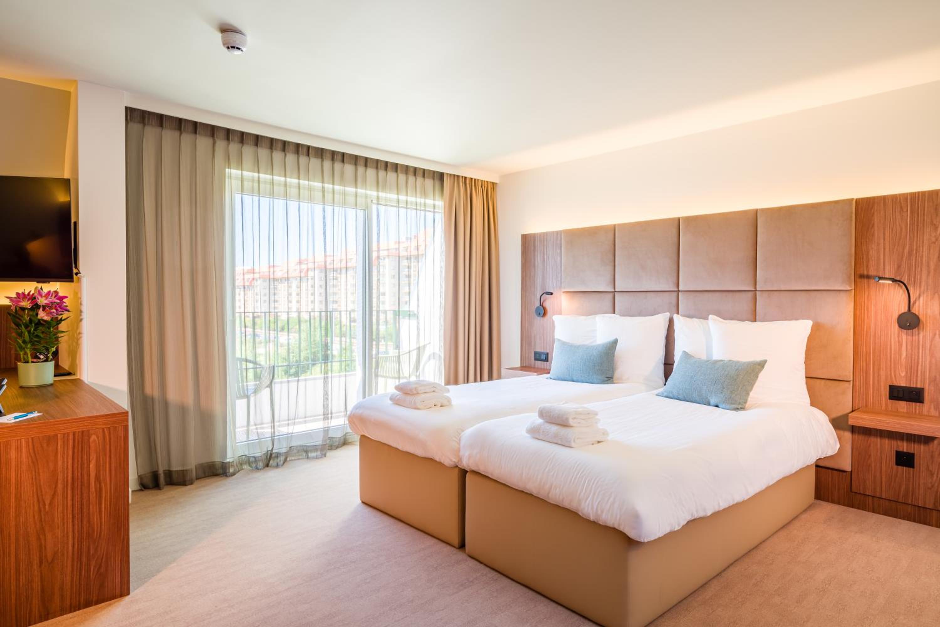 Family Suite - City Side