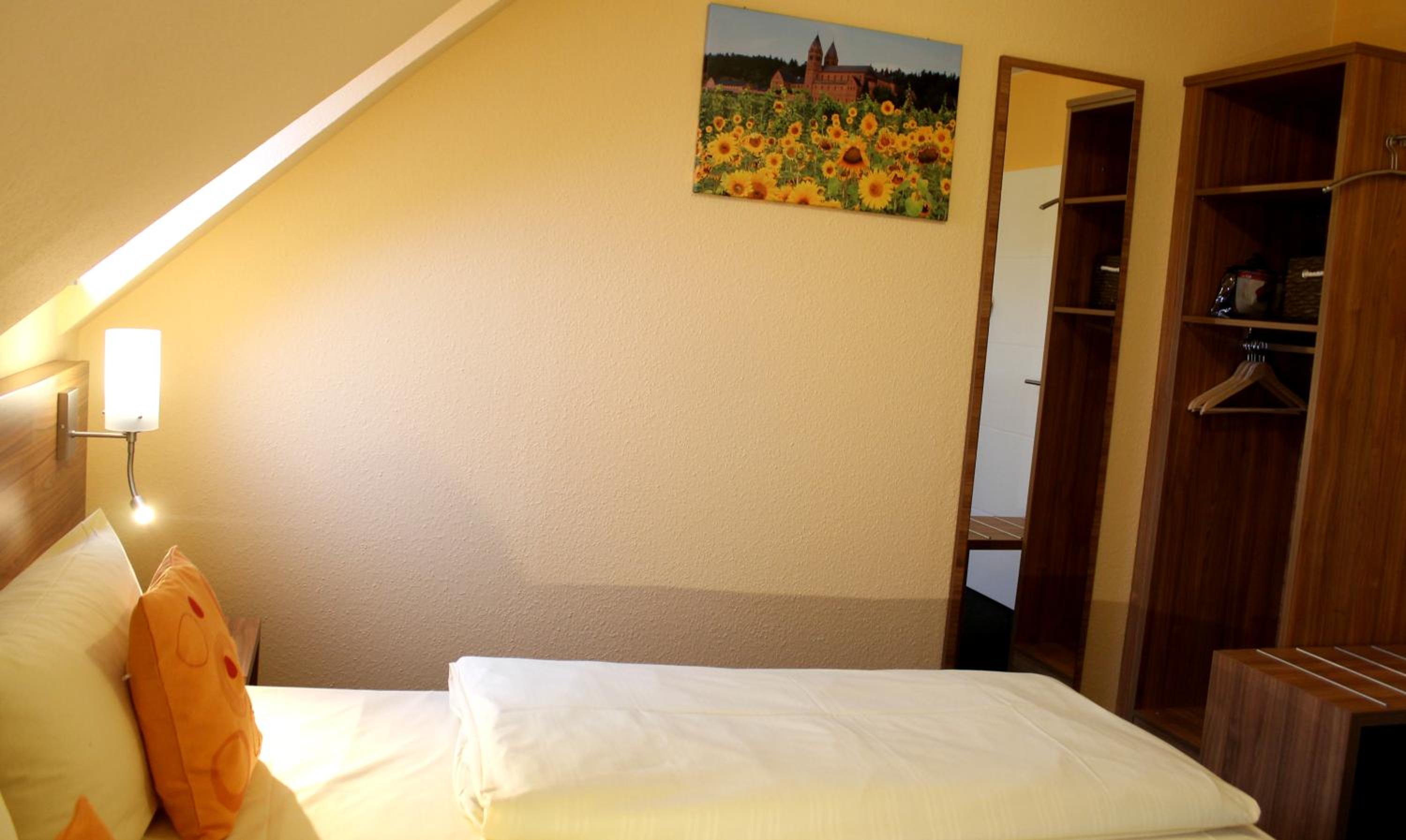Double Room - Photo 11