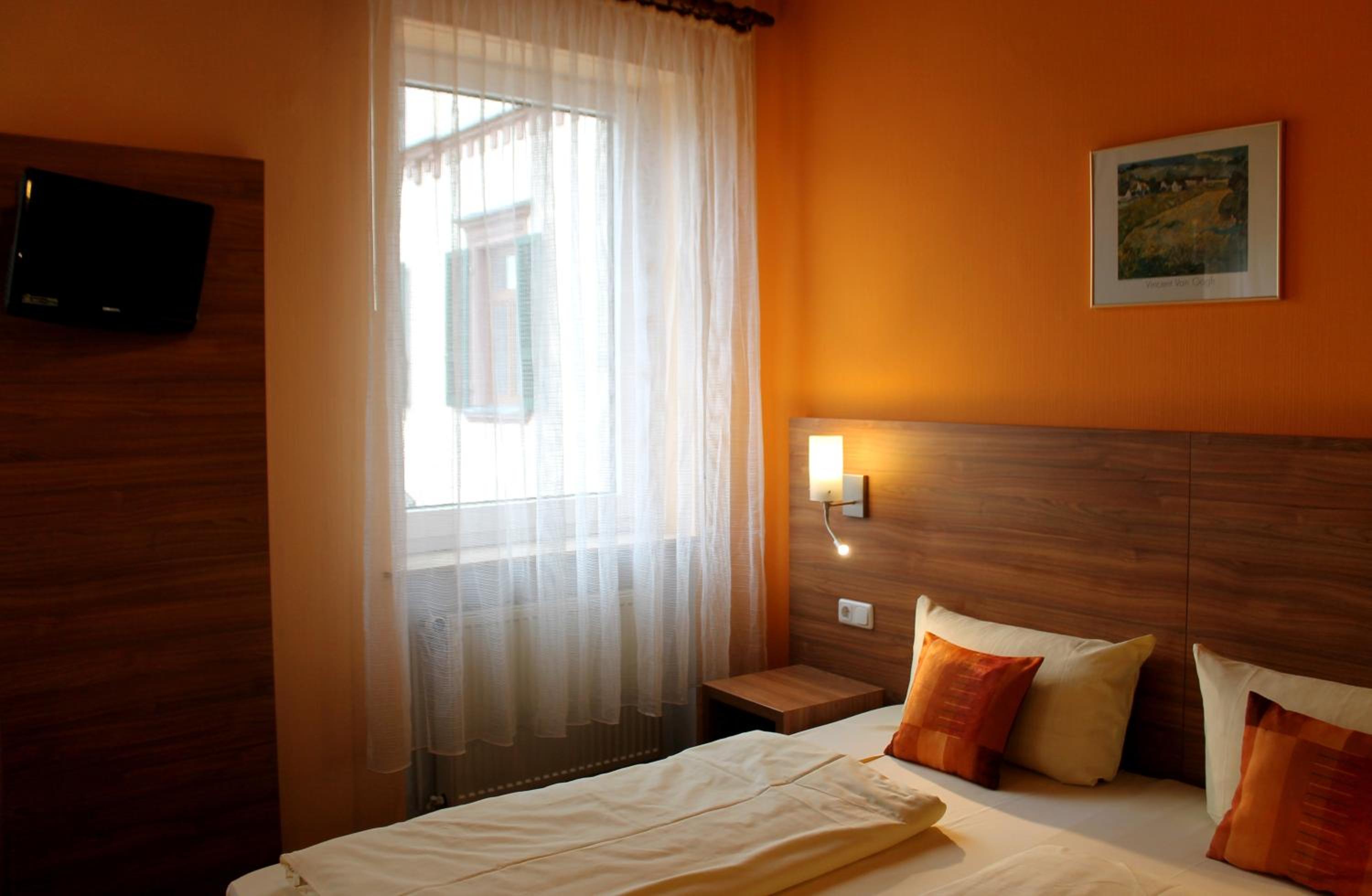Double Room - Photo 3
