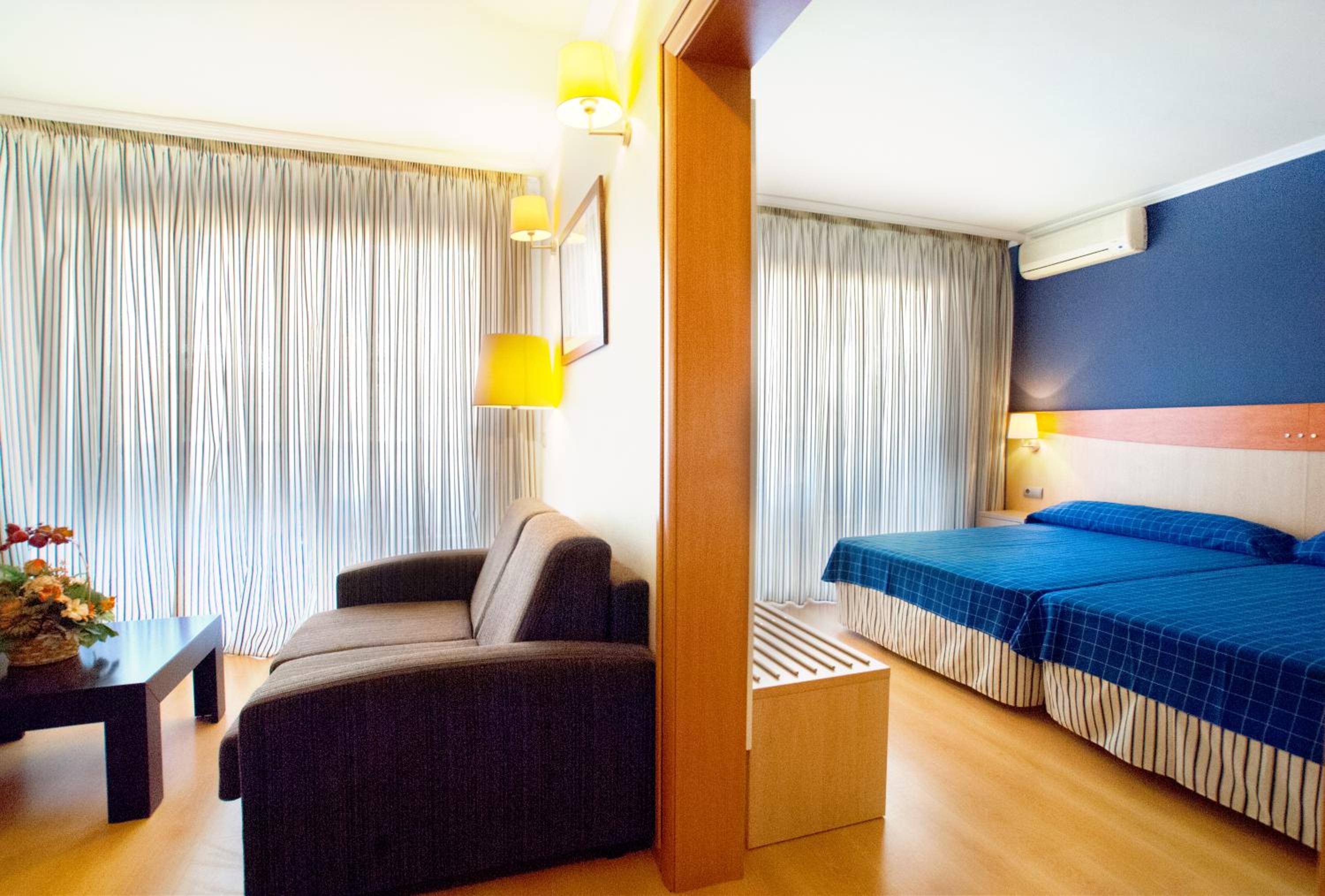 Suite (4 Adults) photo 3