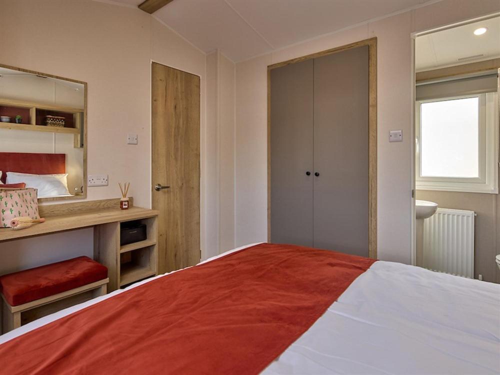 Three-Bedroom Holiday Home (Not Pet Friendly) photo 2