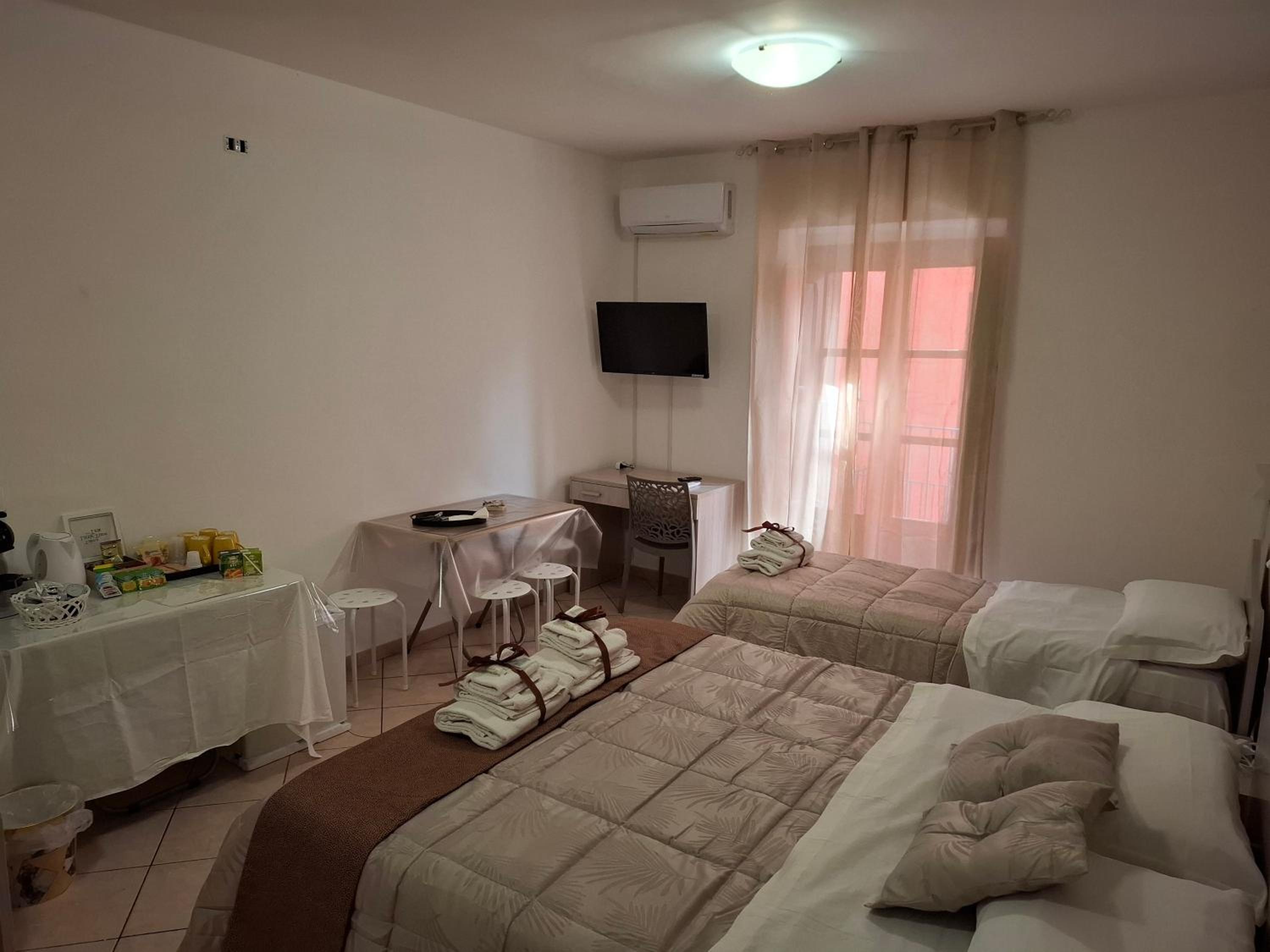 Family Double Room - Photo 17