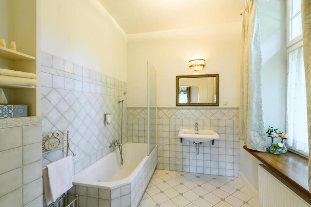 Suite with Balcony - Photo 1