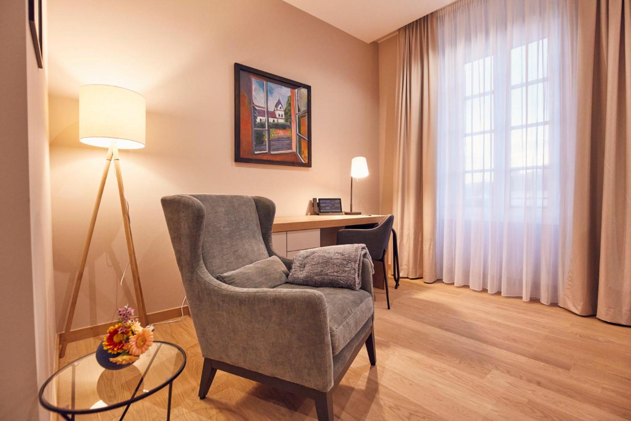 Deluxe Double Room with Lake View
