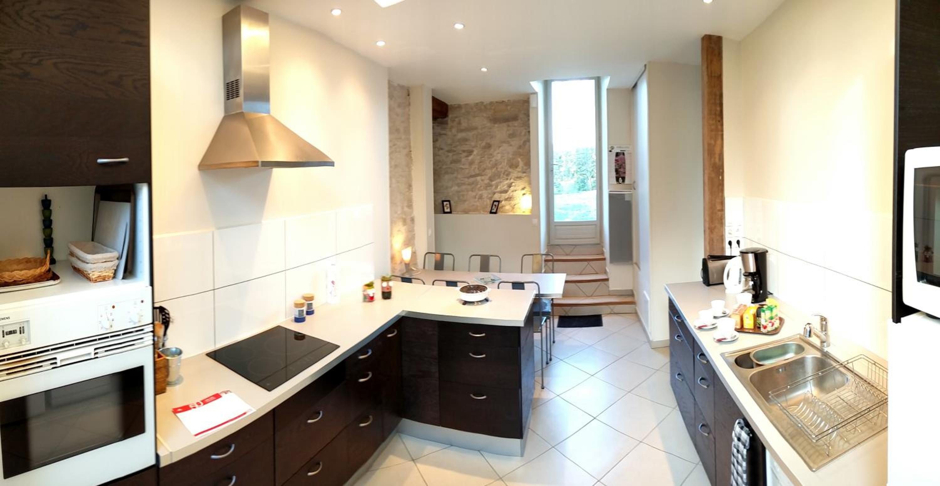 Four-Bedroom House photo 3