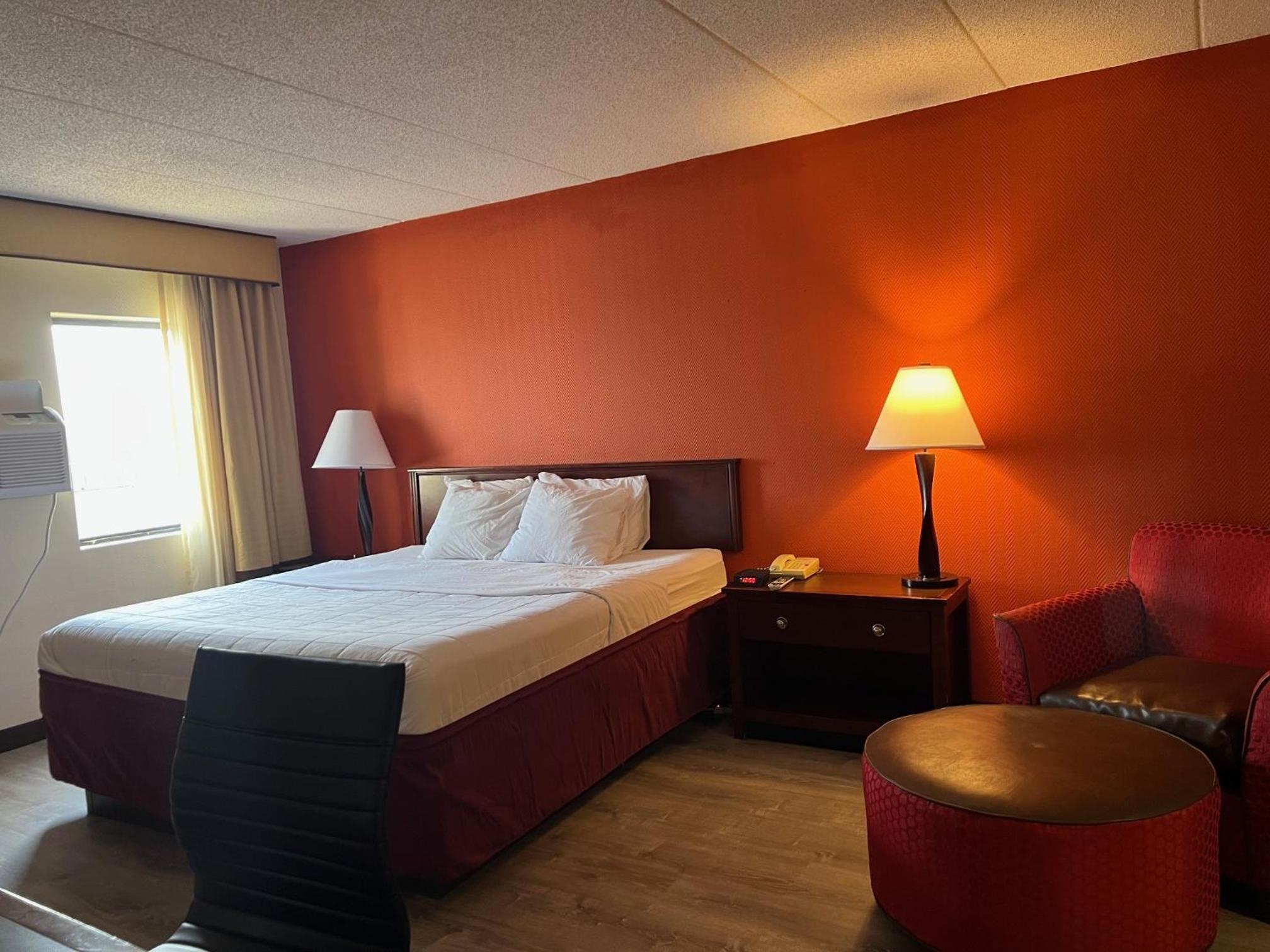 King Room - Non Smoking - Photo 8