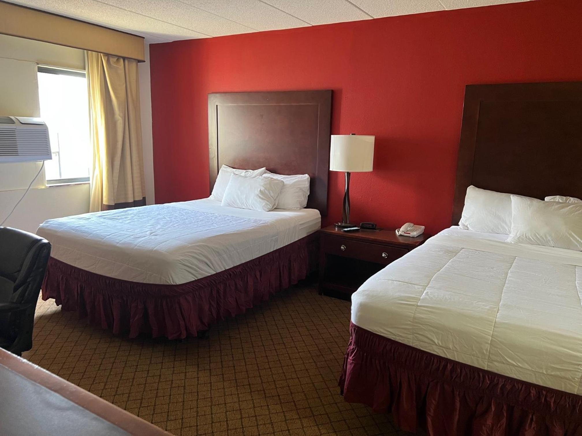 Two Queen Size Beds Nonsmoking - Photo 8