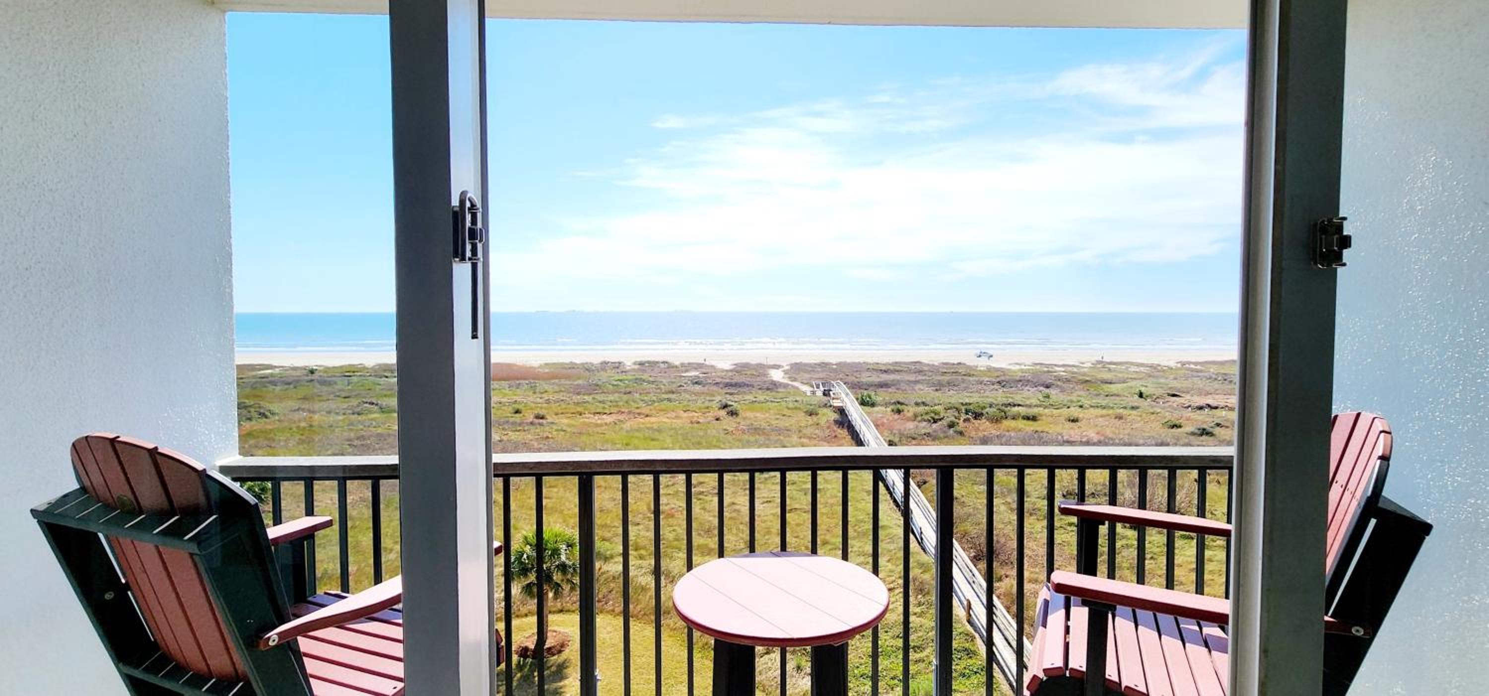 409 Beachfront Heated Pool Gulf View 2 Bedroom 1 Bath