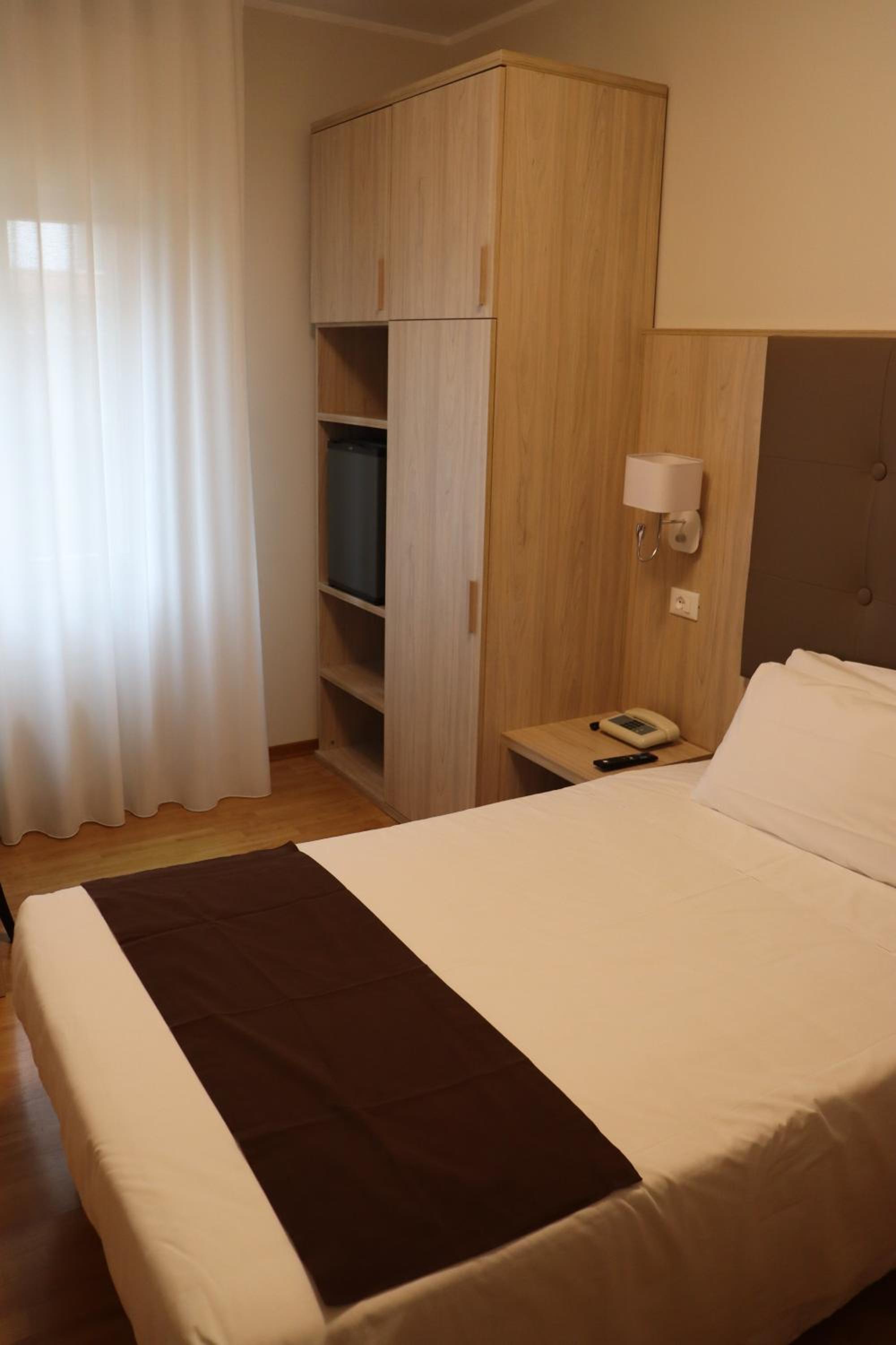 Single Room with French Bed photo 2