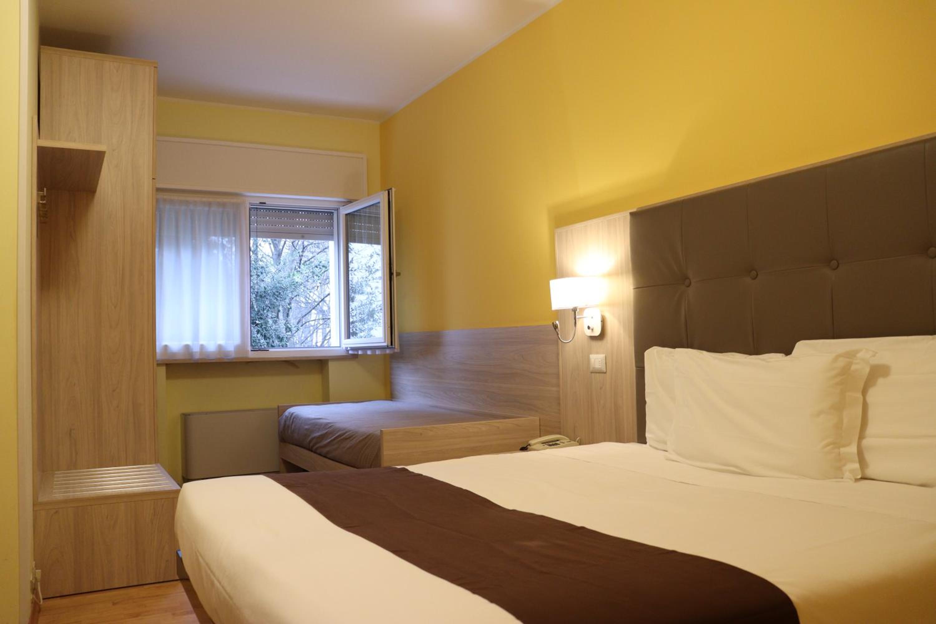 Classic Double Room - Photo 3