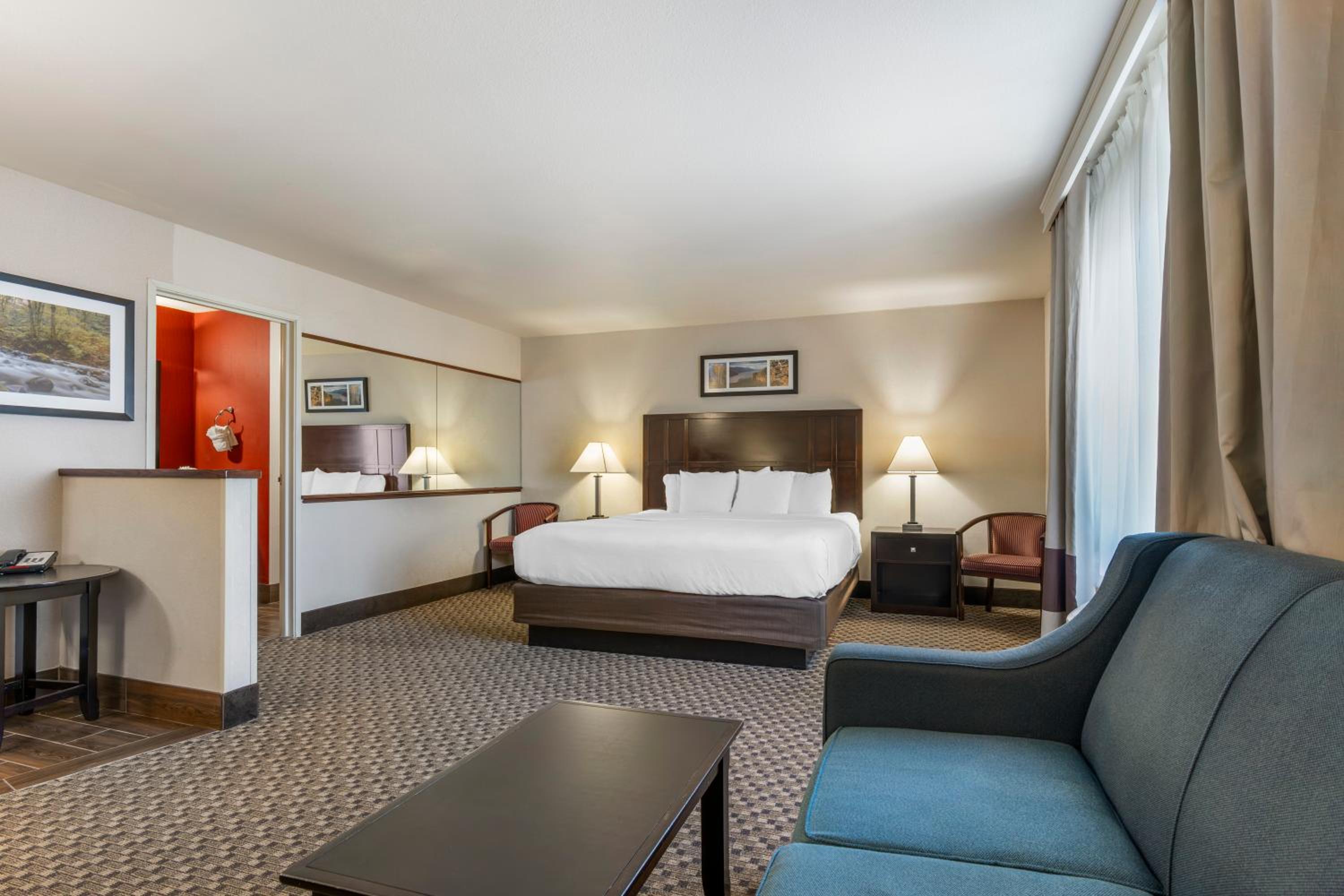 King Suite - Non Smoking - Photo 2