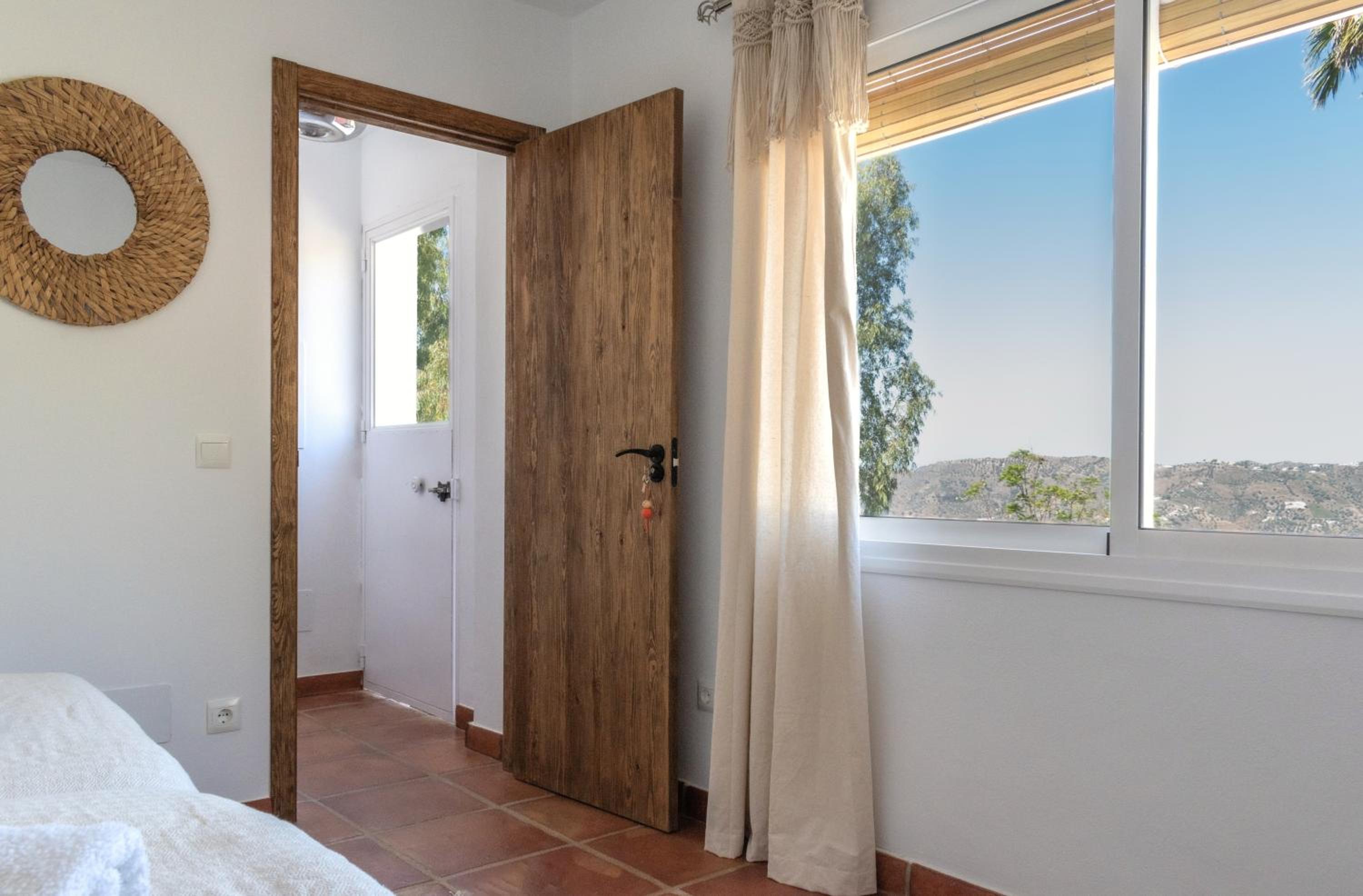 King Room with Pool View photo 2