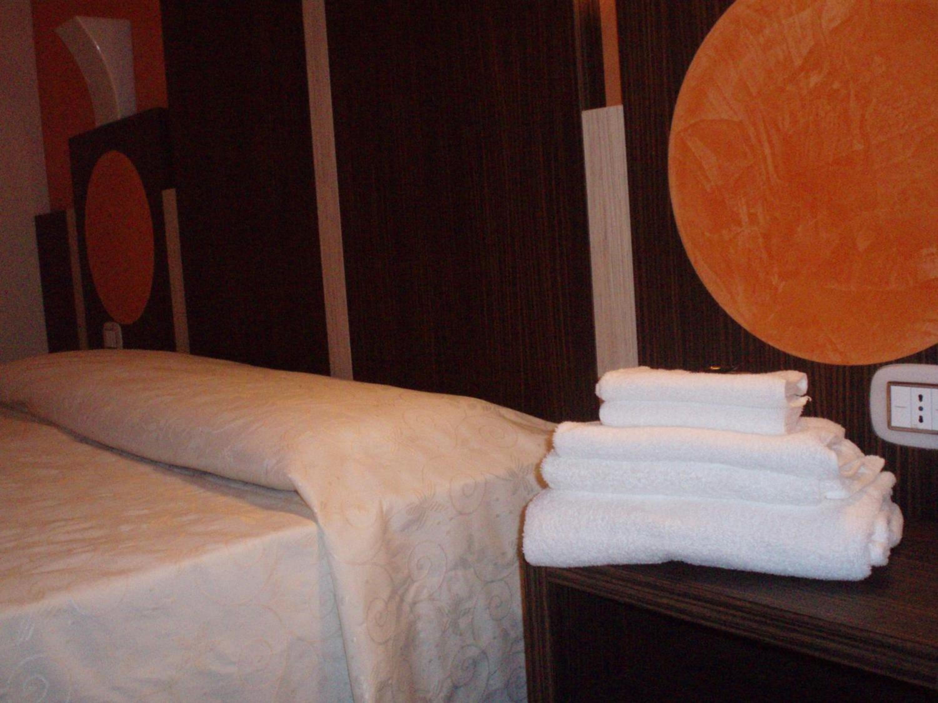 Double or Twin Room - Photo 6