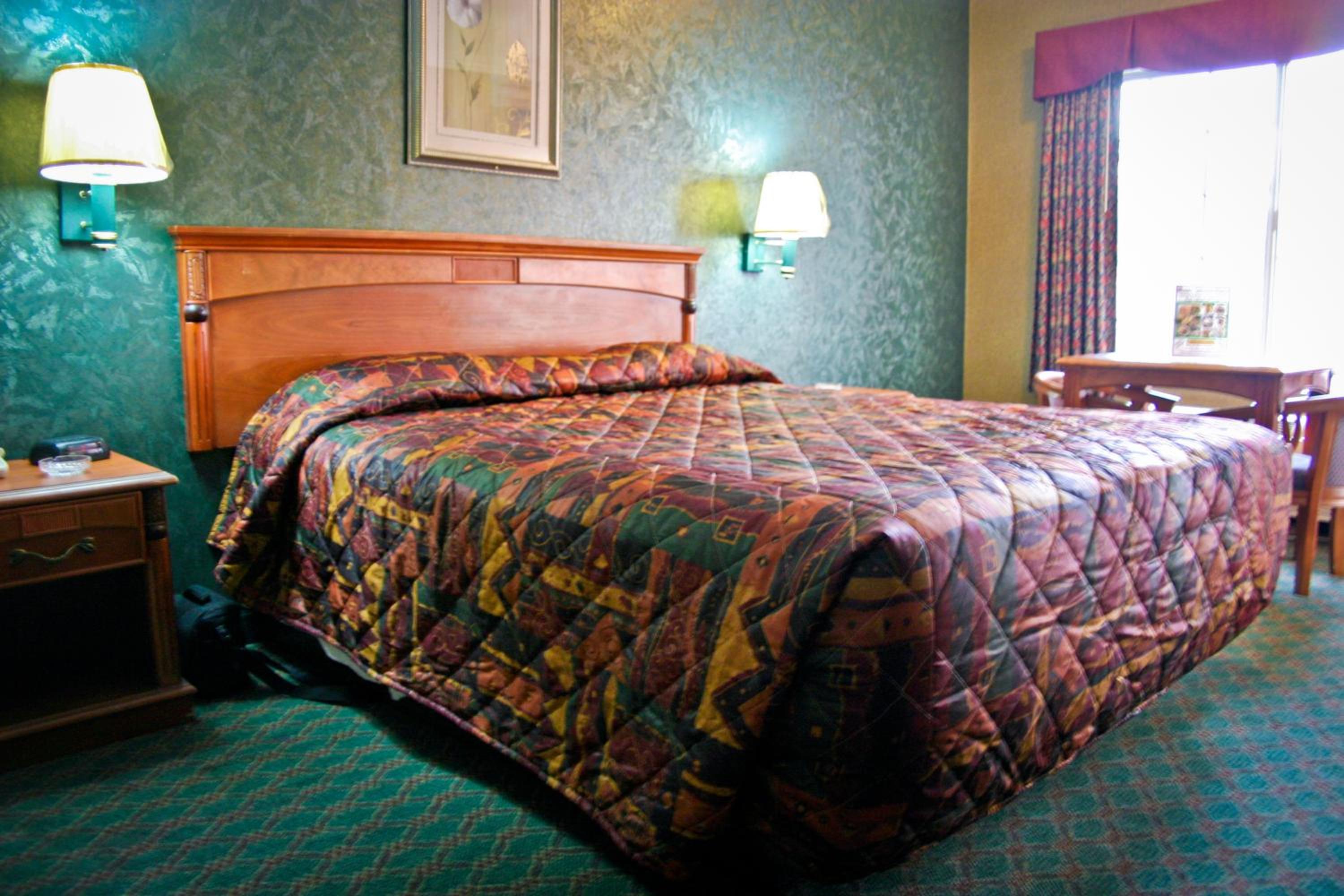 King Room with Spa Bath - Photo 12