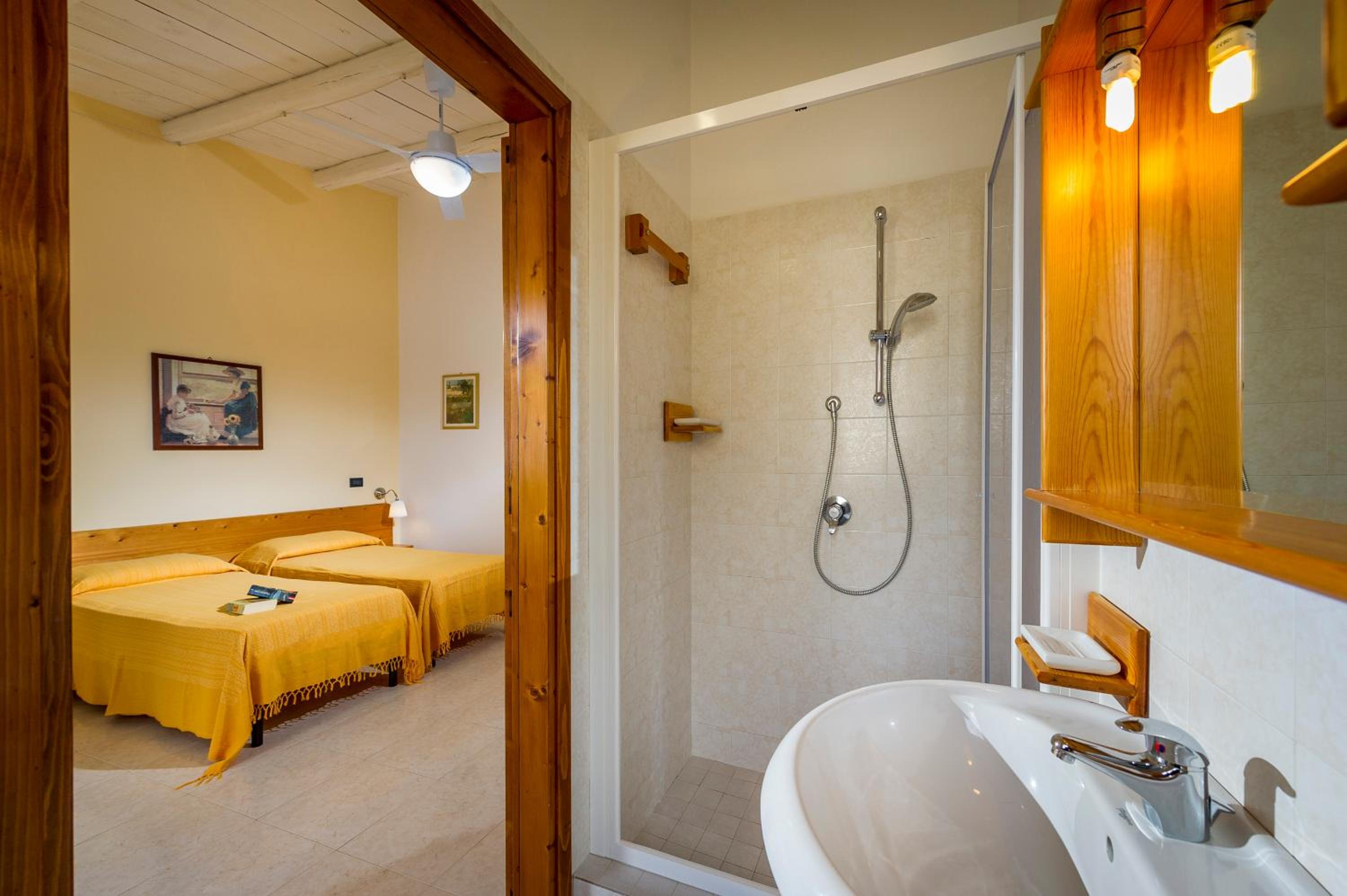 Double or Twin Room photo 3
