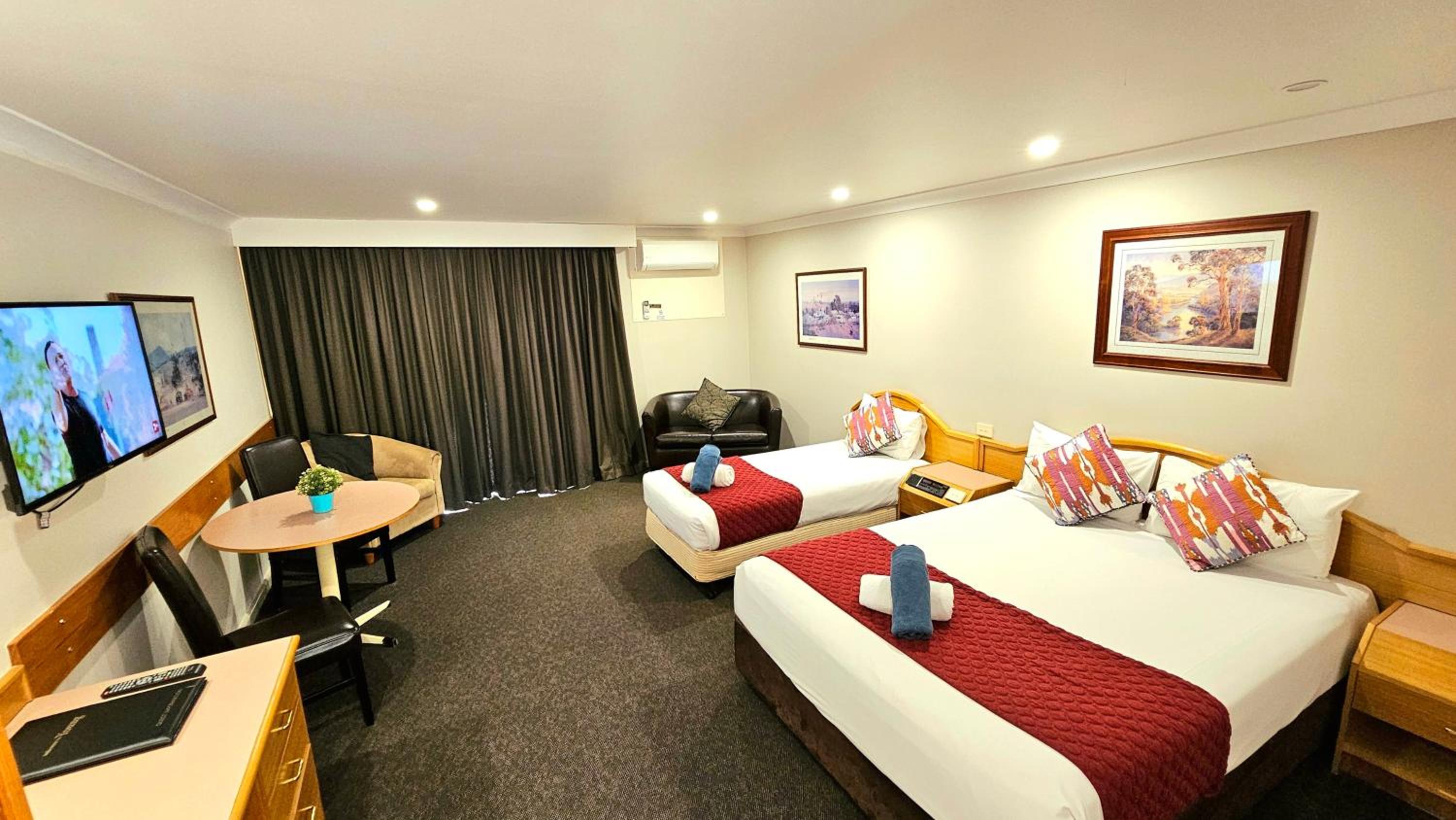 Twin Room - Disability Access photo 1