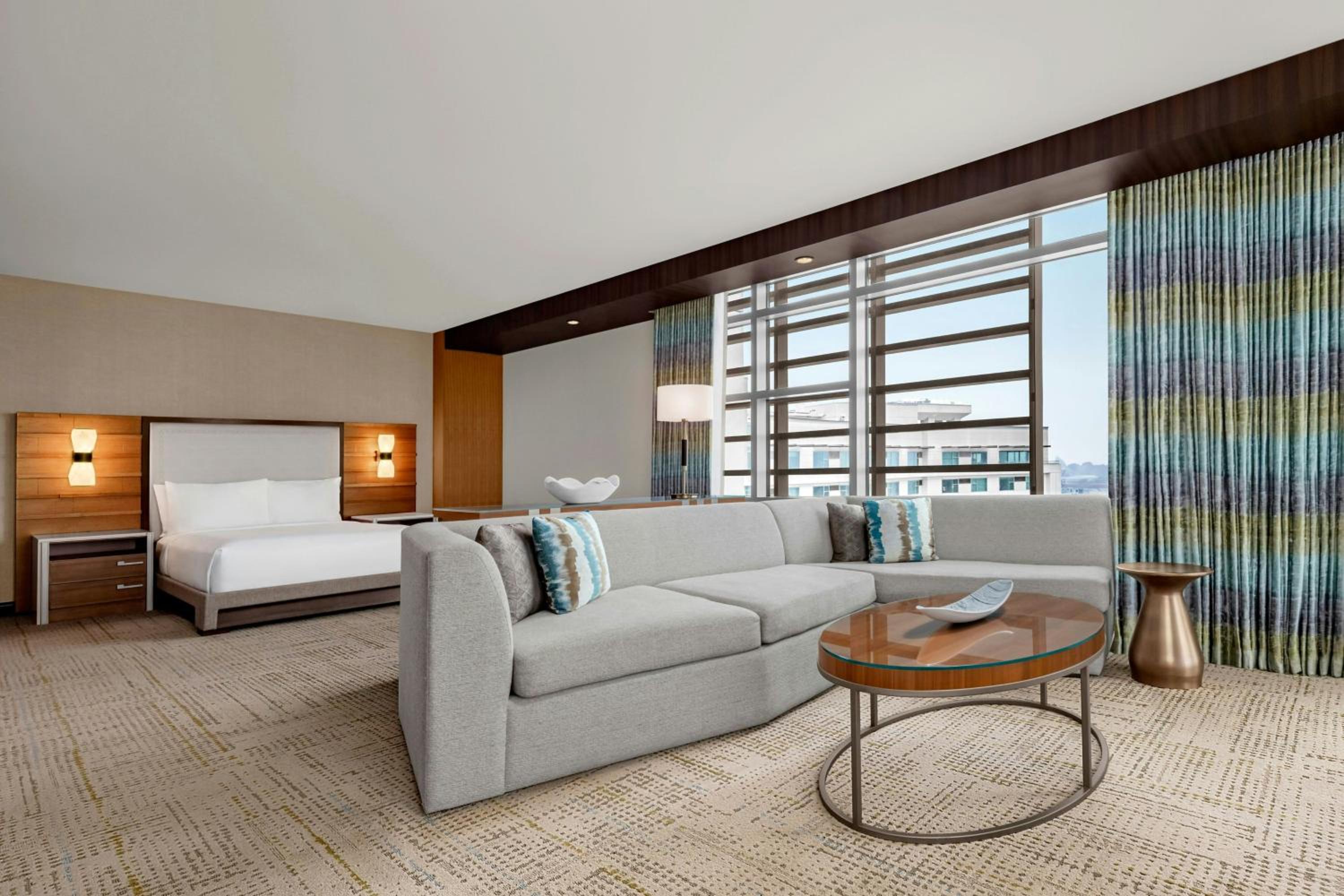 Premium Suite with Two Beds - Photo 1