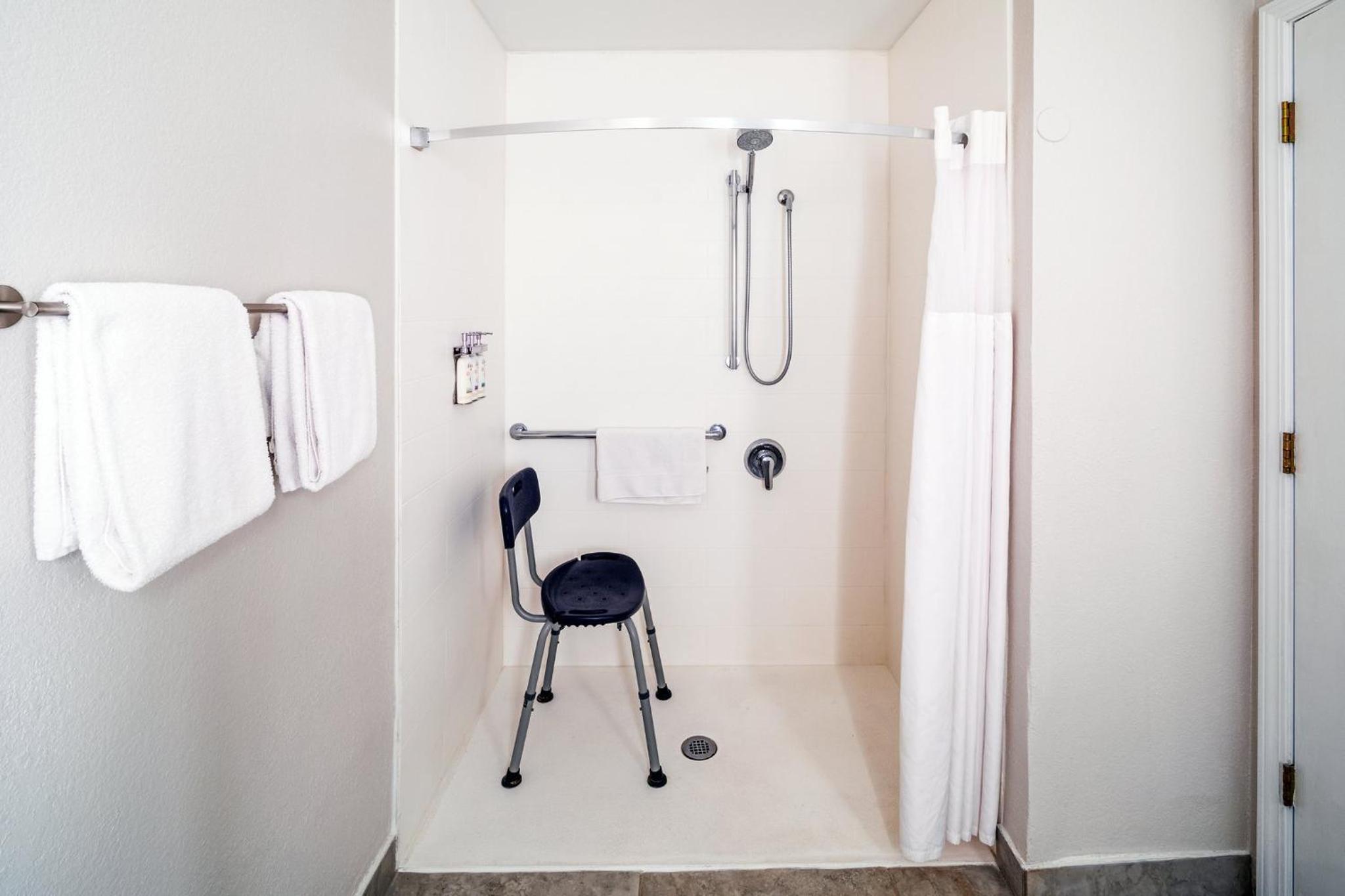 Standard Queen Room with Two Queen Beds and Mobility Accessible Roll-In Shower - Photo 2