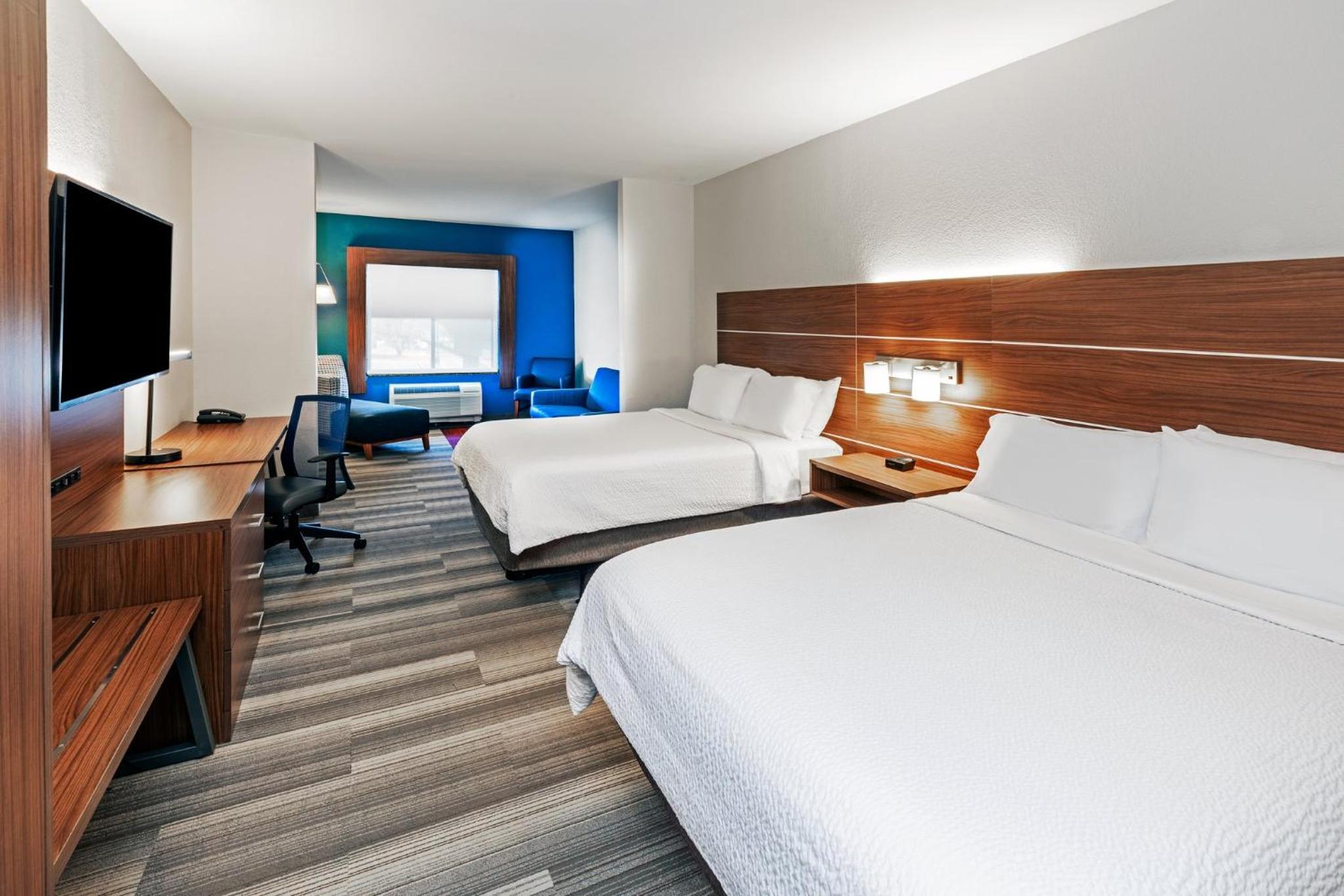 Deluxe Suite - Mobility Accessible - Non-Smoking - Photo 5