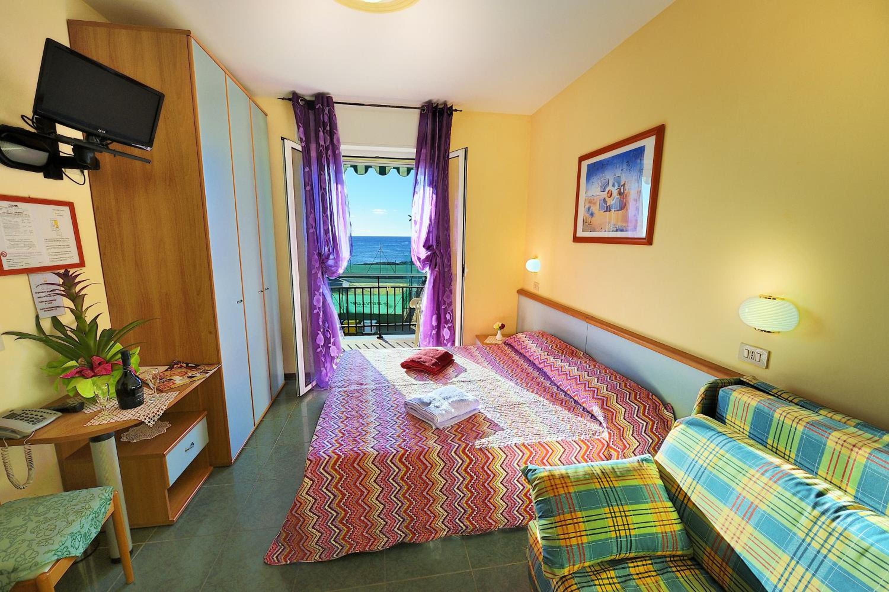 Quadruple Room with Sea View photo 2
