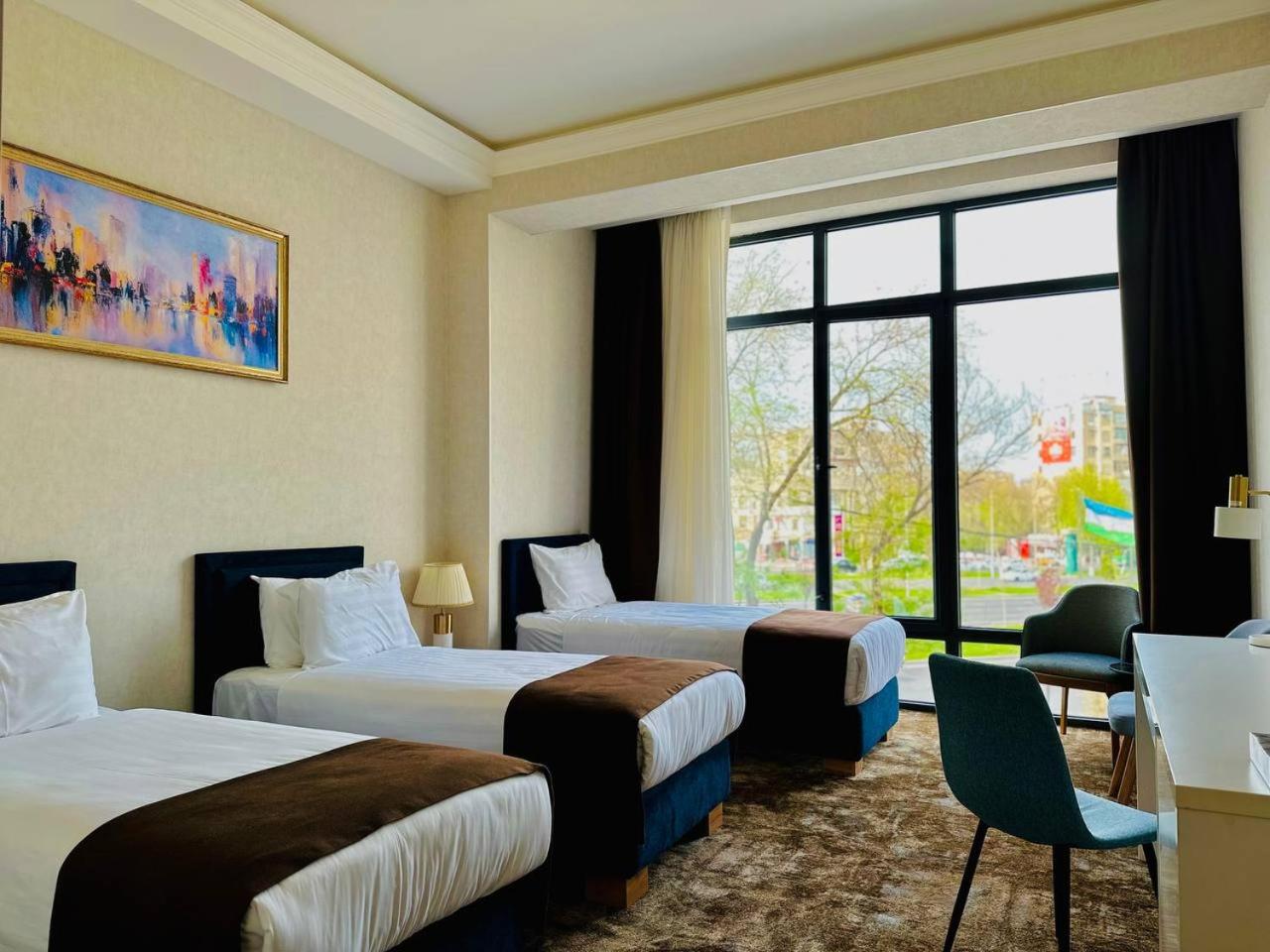 Triple Room with City View