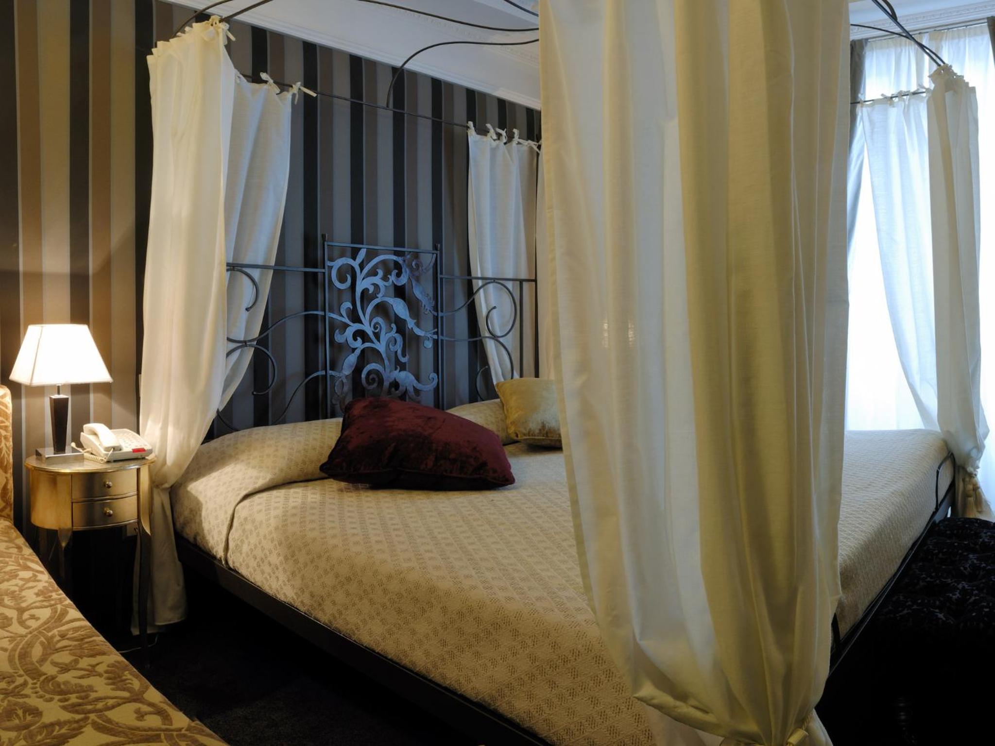Superior Triple Room thumbnail 6