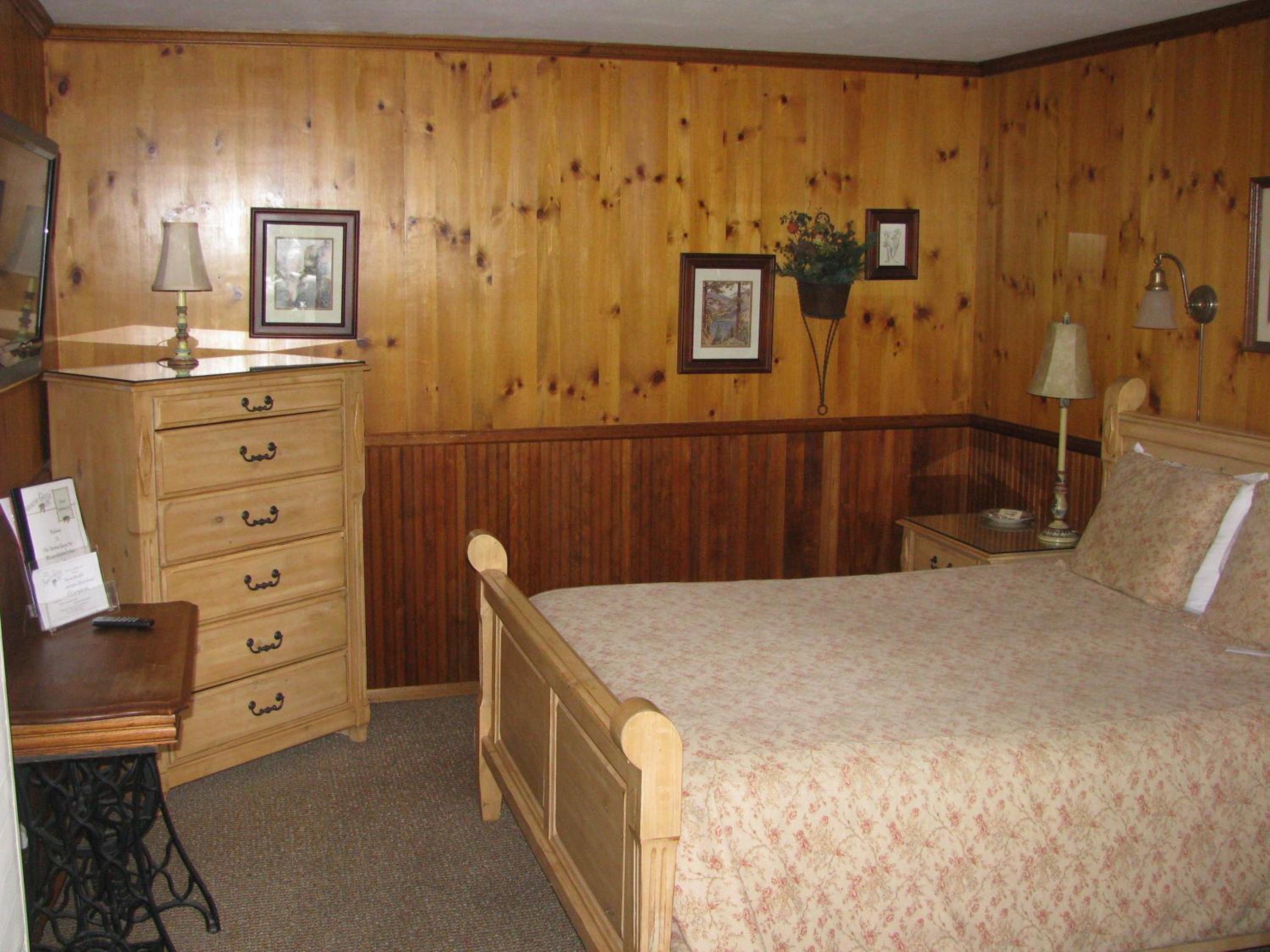 Queen Room - Photo 6