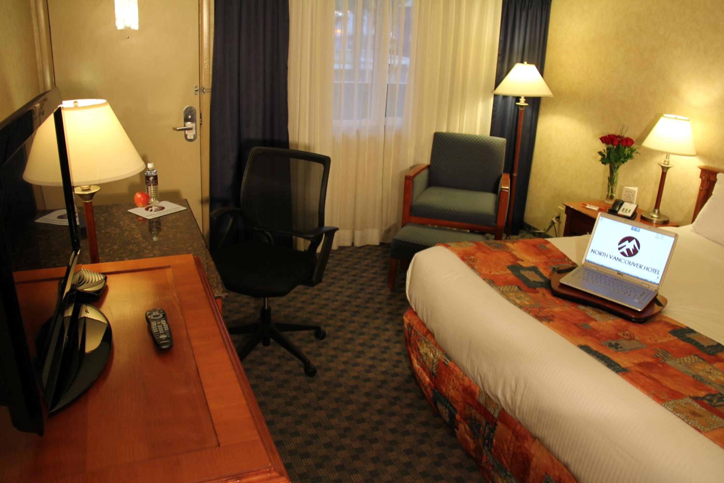 Standard King Room - Photo 6