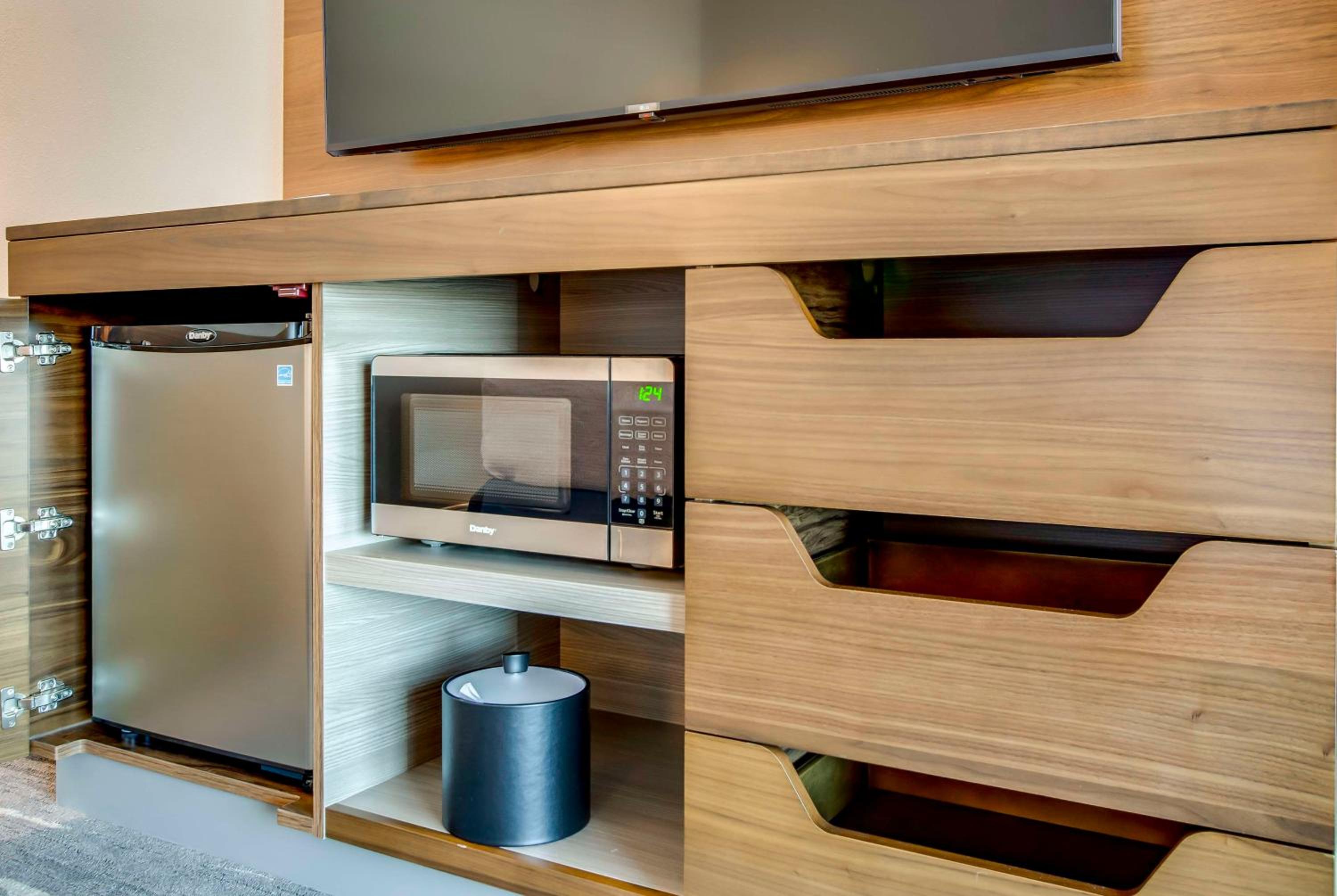 King Studio Suite - Photo 3