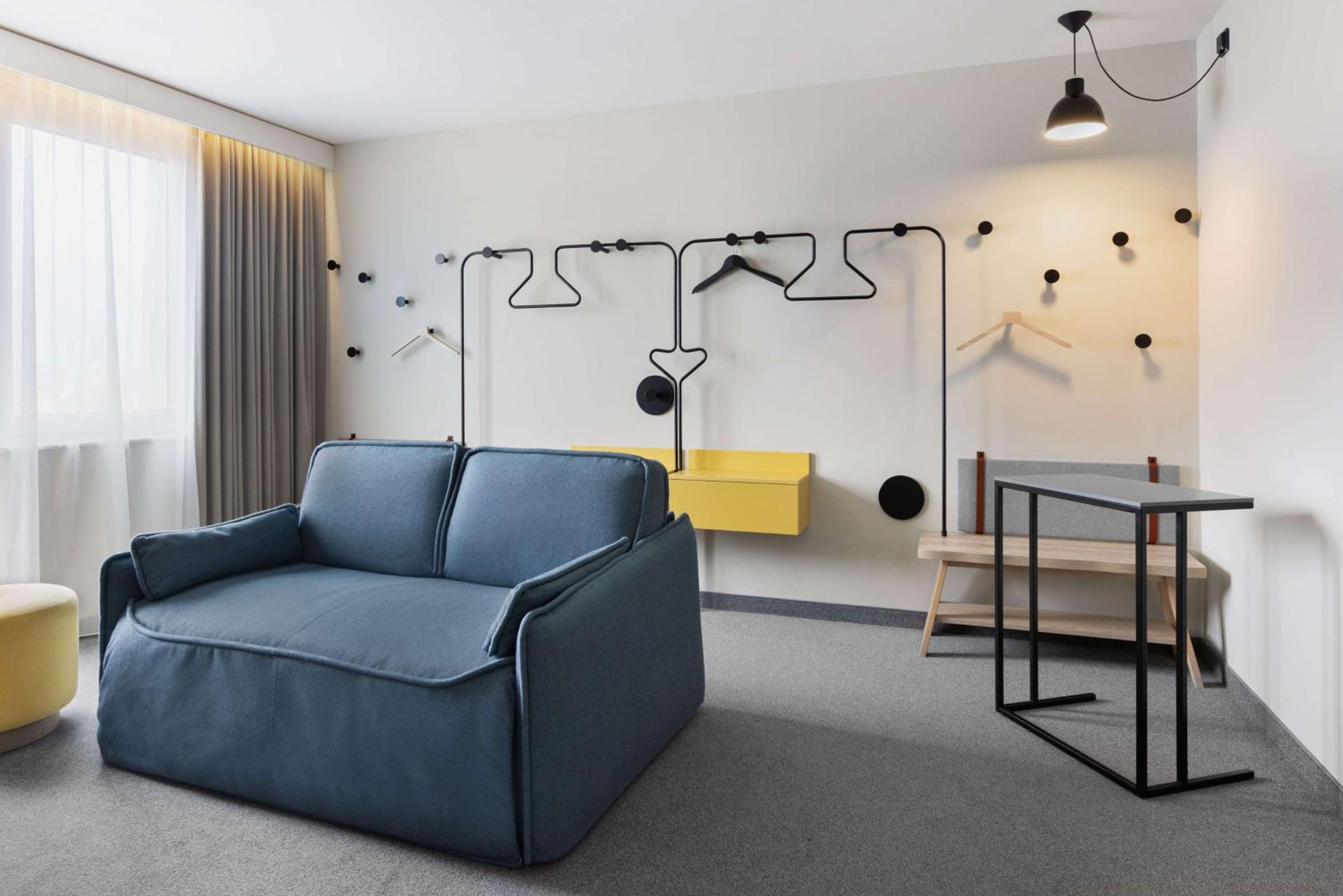 King Room with Sofa - Photo 7
