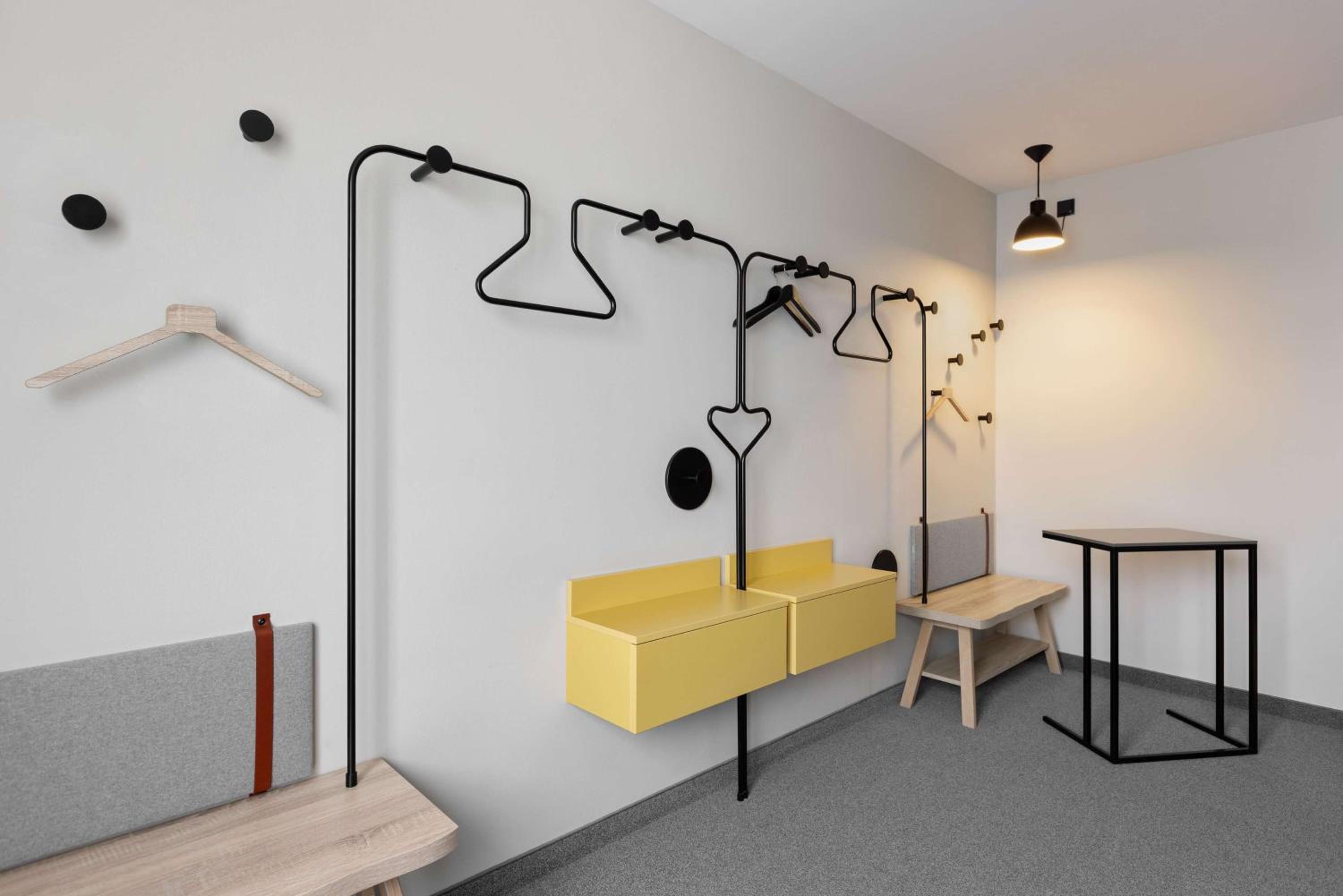 King Room with Sofa - Photo 8