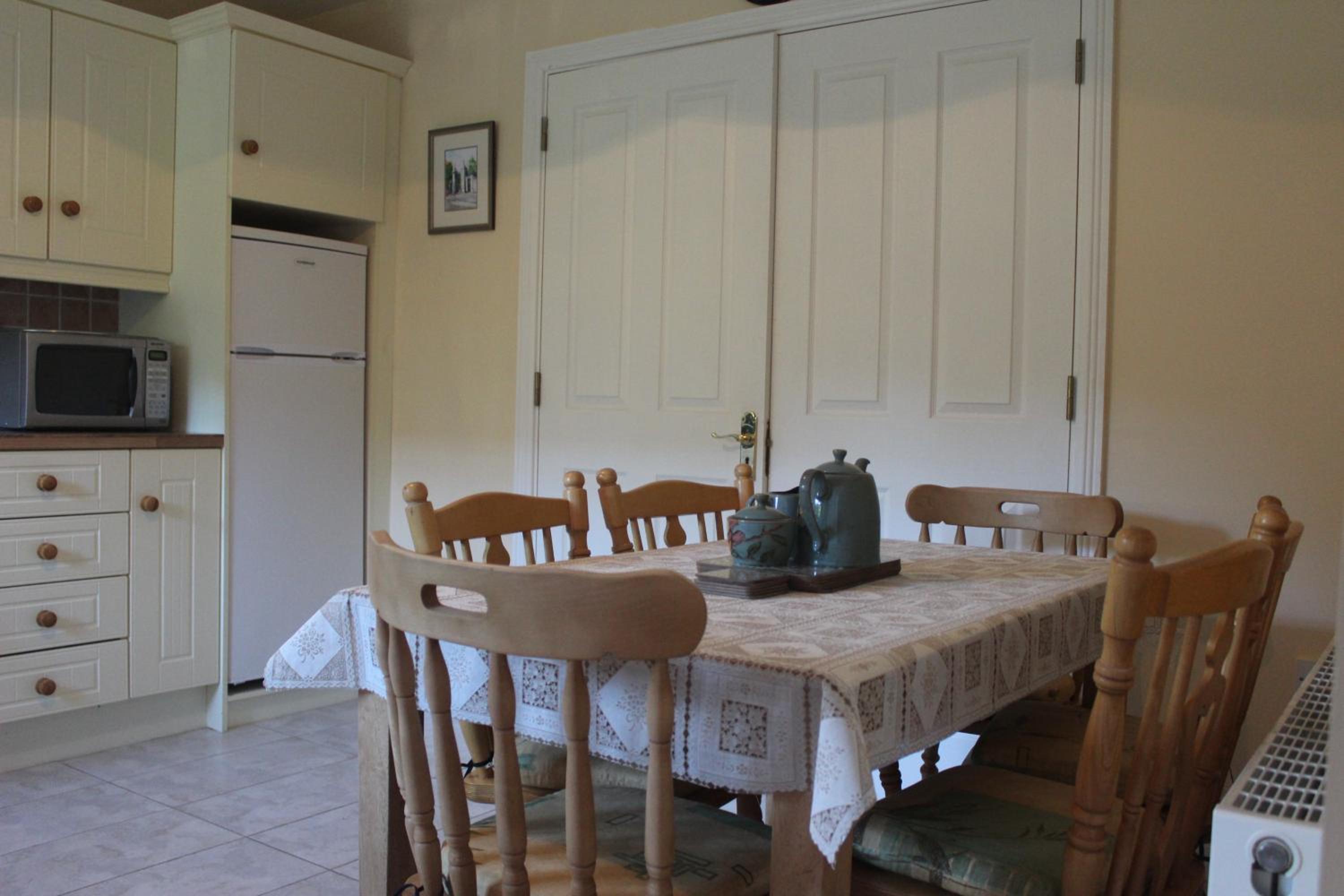 Three-Bedroom House - Photo 10