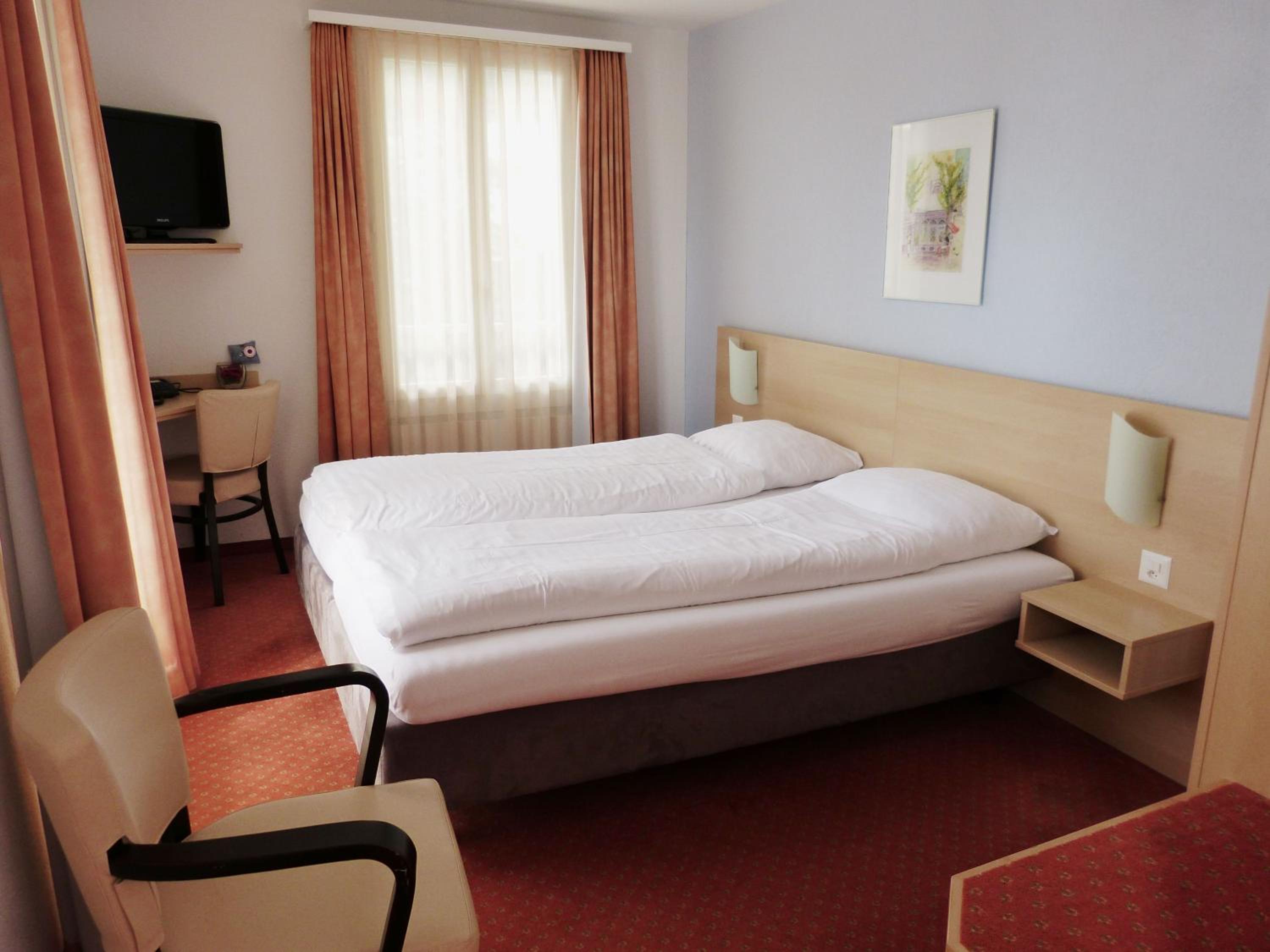 Standard Double Room - Photo 6