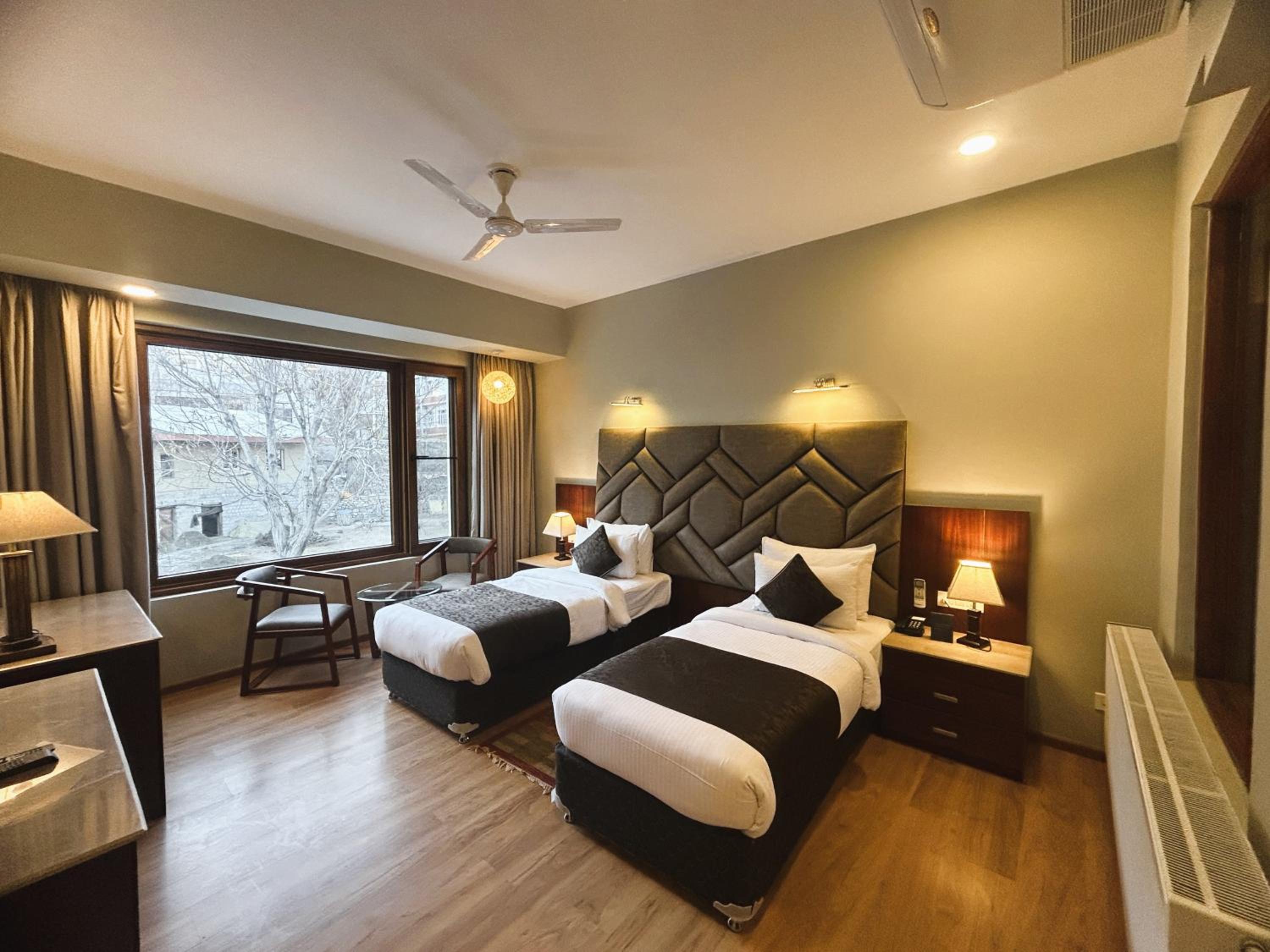 Deluxe Twin Room - Photo 7