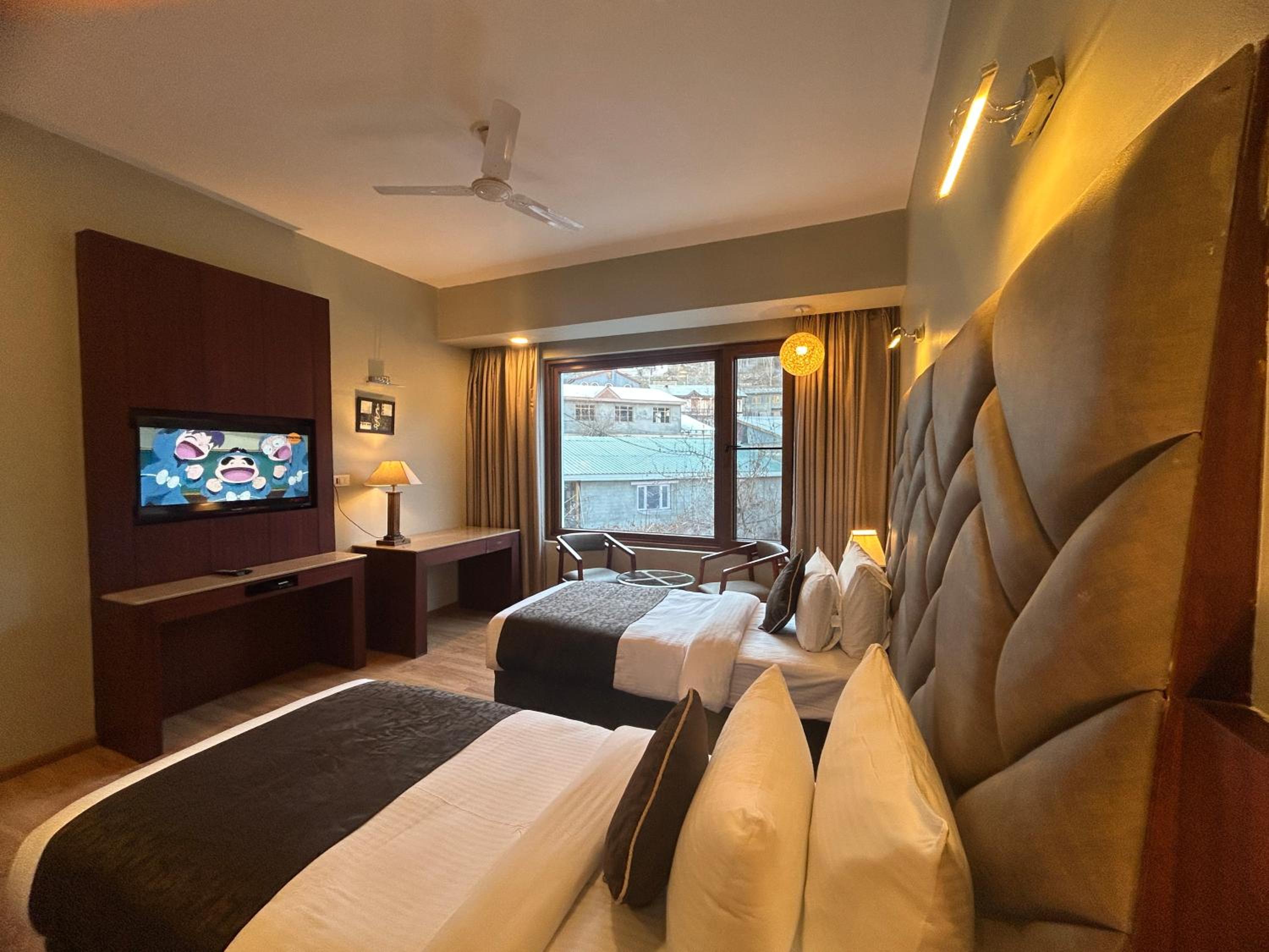 Deluxe Twin Room - Photo 6