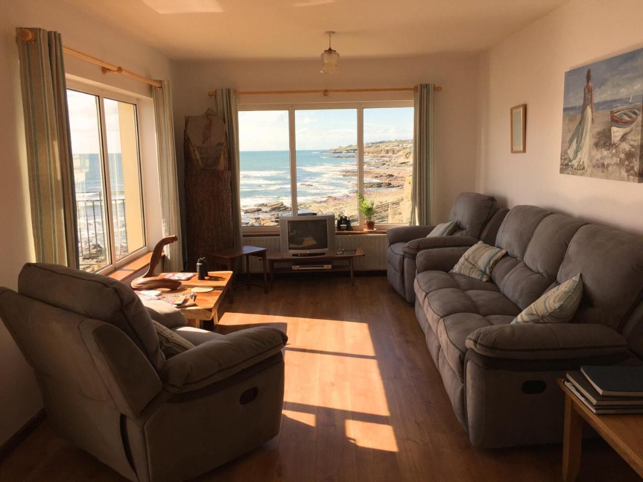 Deluxe Triple Room with Sea View - Photo 4