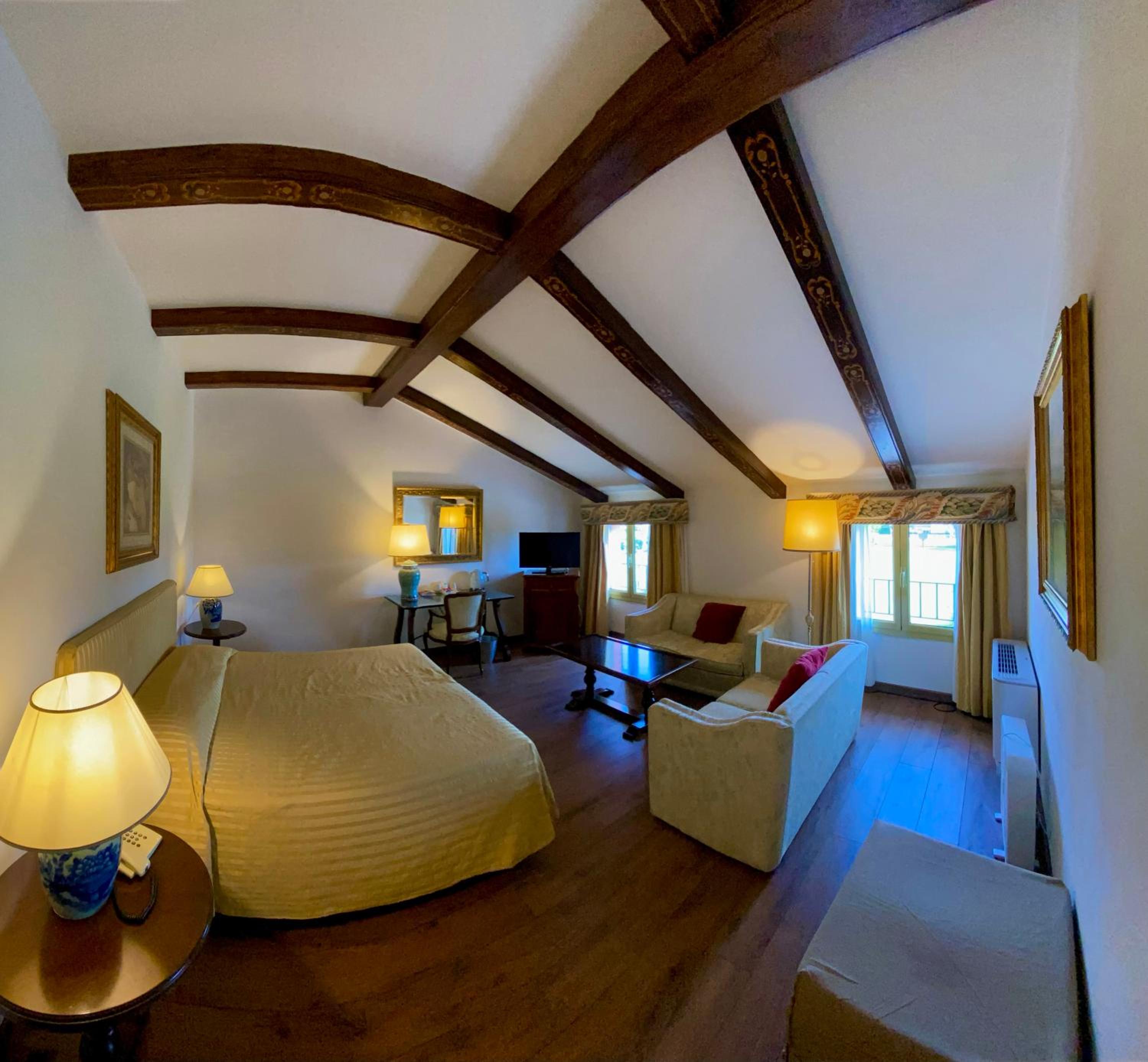 Deluxe Triple Room - Photo 1