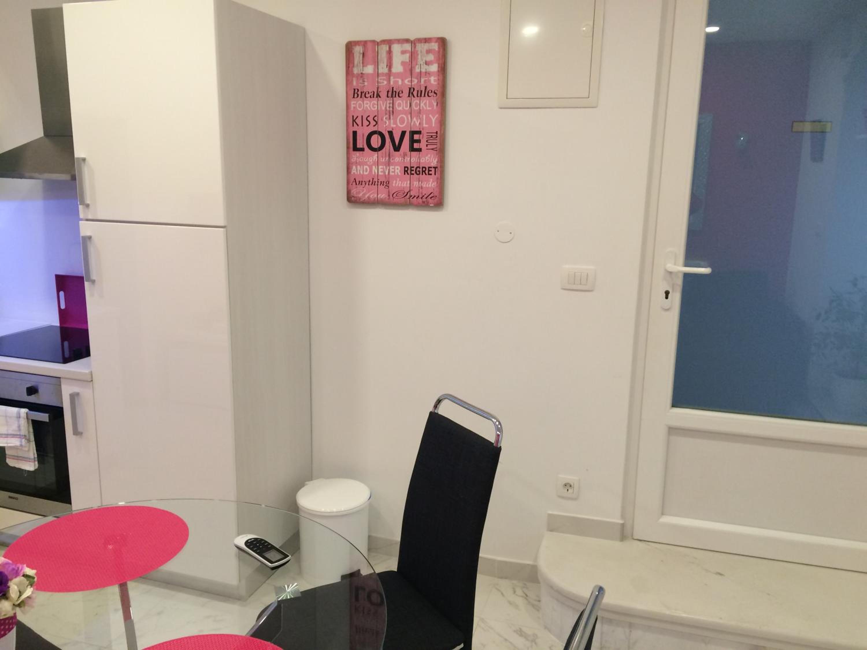 Apartment - Photo 2
