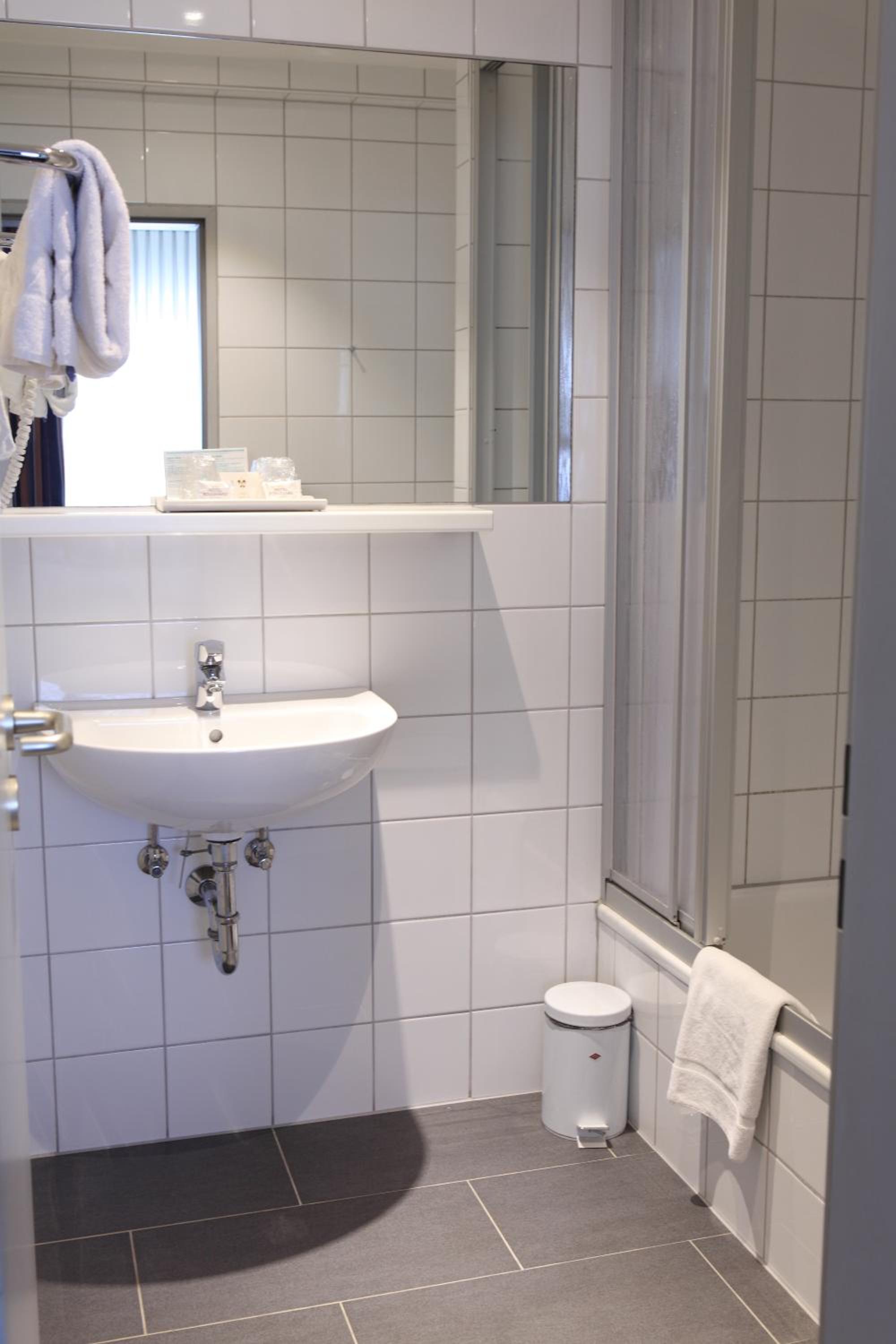 Double Room - Photo 12