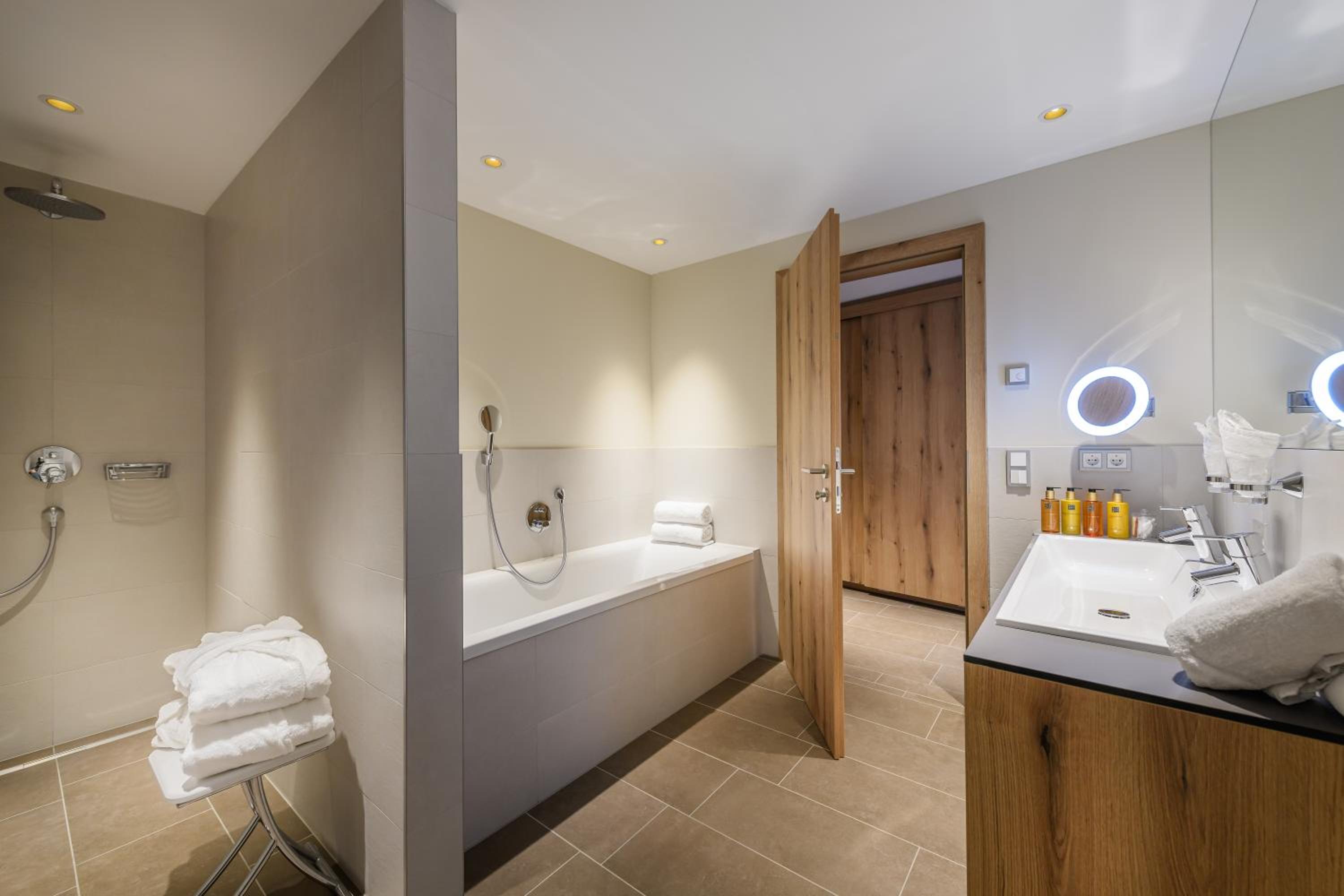 Junior Suite with Mountain View